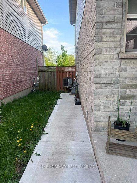 Photo 3 of Unit (LOWER UNIT), 1050 Kimball Crescent, London, North E — HOMEH