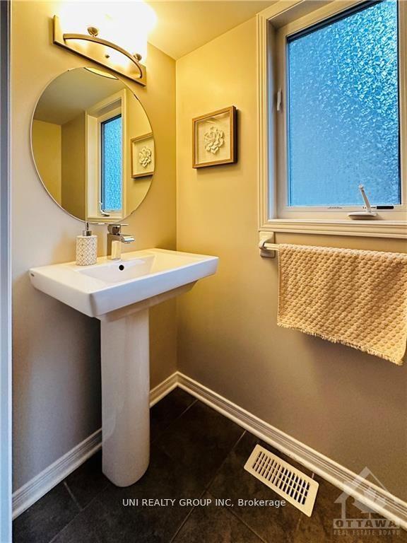 Photo 8 of 206 Vision Street, Ottawa, Riverside South/Gloucester Glen — HOMEH