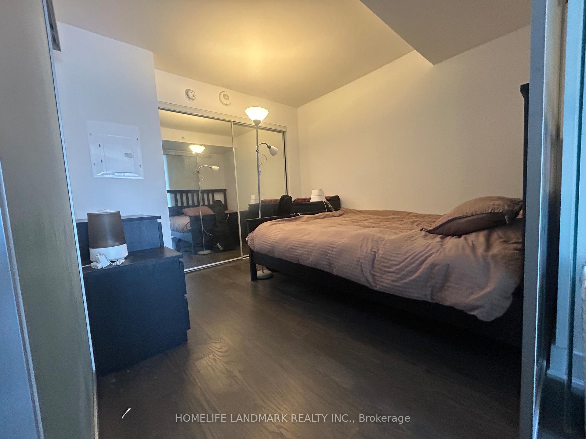 Front of Unit 1516, 955 Bay Street