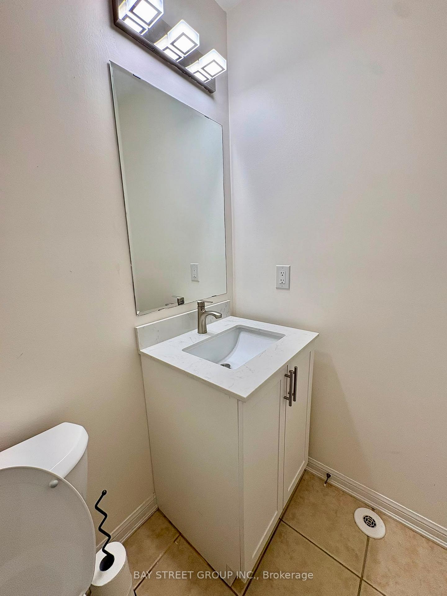 Photo 10 of 884 Mcewan Drive, Milton, Coates — HOMEH