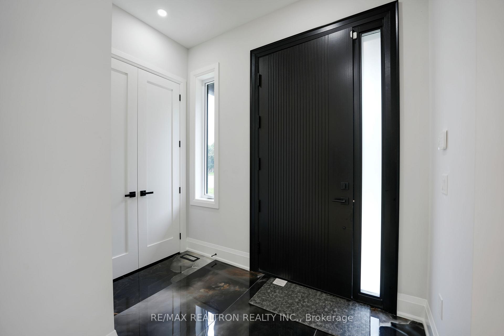 Photo 4 of 105 Murray Drive, Aurora, Aurora Highlands — HOMEH