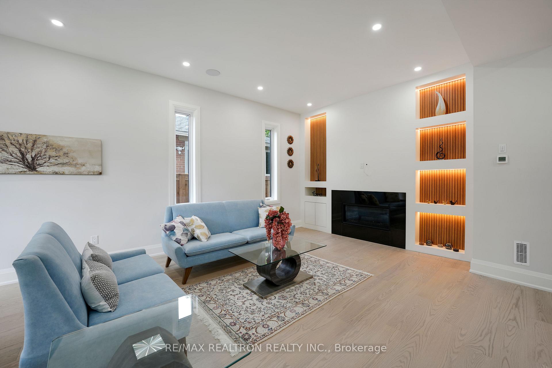 Photo 7 of 105 Murray Drive, Aurora, Aurora Highlands — HOMEH