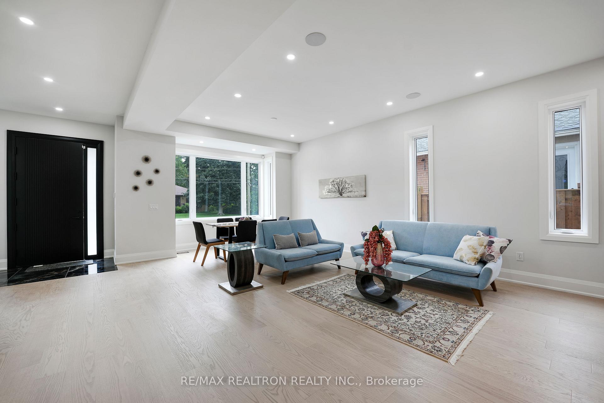 Photo 8 of 105 Murray Drive, Aurora, Aurora Highlands — HOMEH
