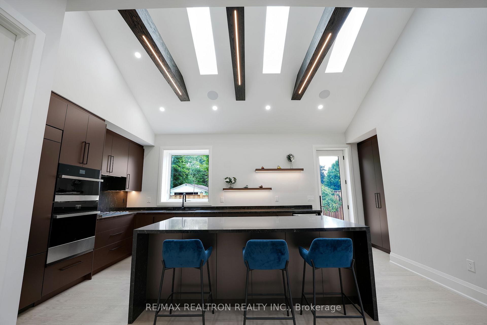 Photo 10 of 105 Murray Drive, Aurora, Aurora Highlands — HOMEH