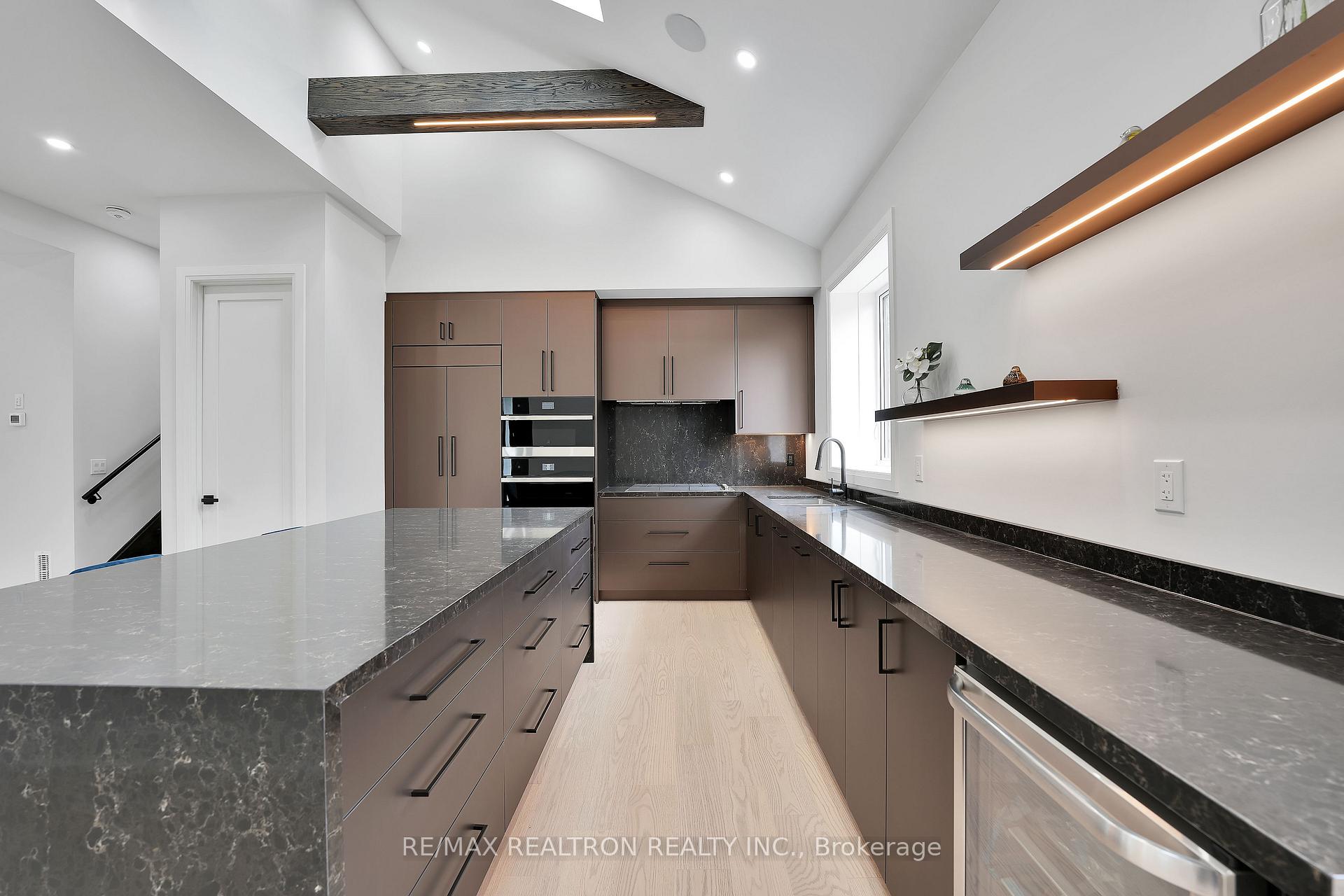 Photo 12 of 105 Murray Drive, Aurora, Aurora Highlands — HOMEH