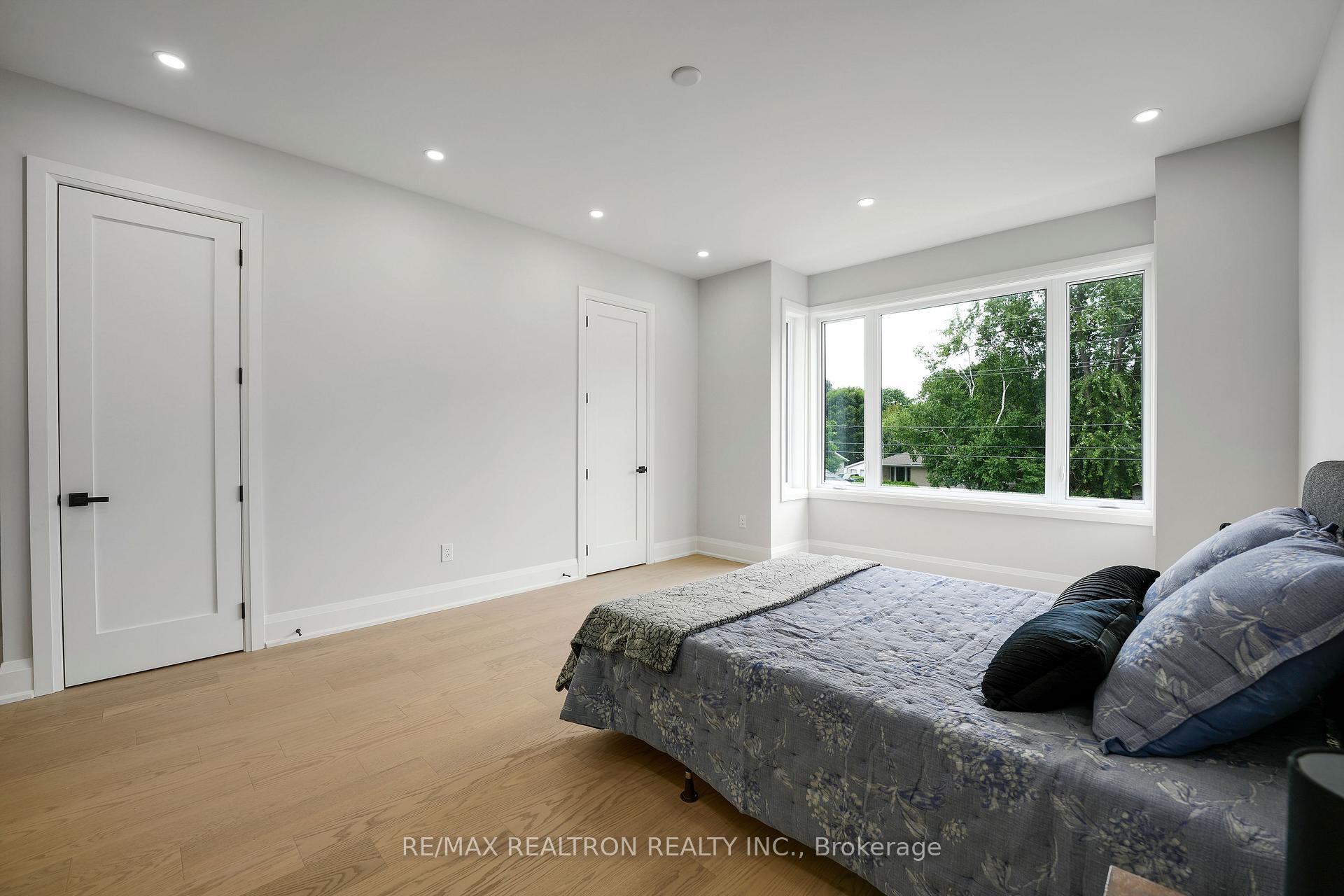 Photo 16 of 105 Murray Drive, Aurora, Aurora Highlands — HOMEH