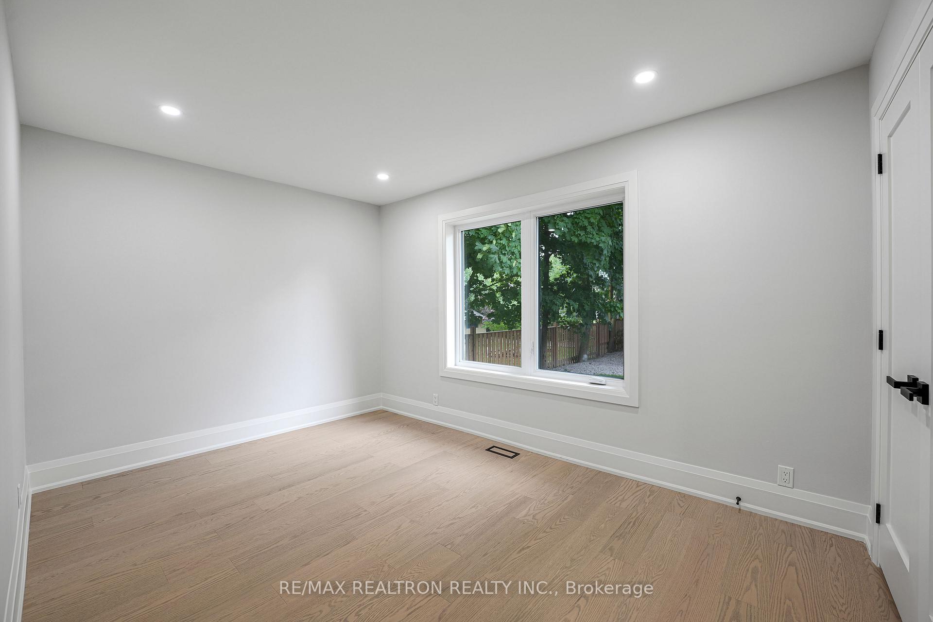 Photo 29 of 105 Murray Drive, Aurora, Aurora Highlands — HOMEH
