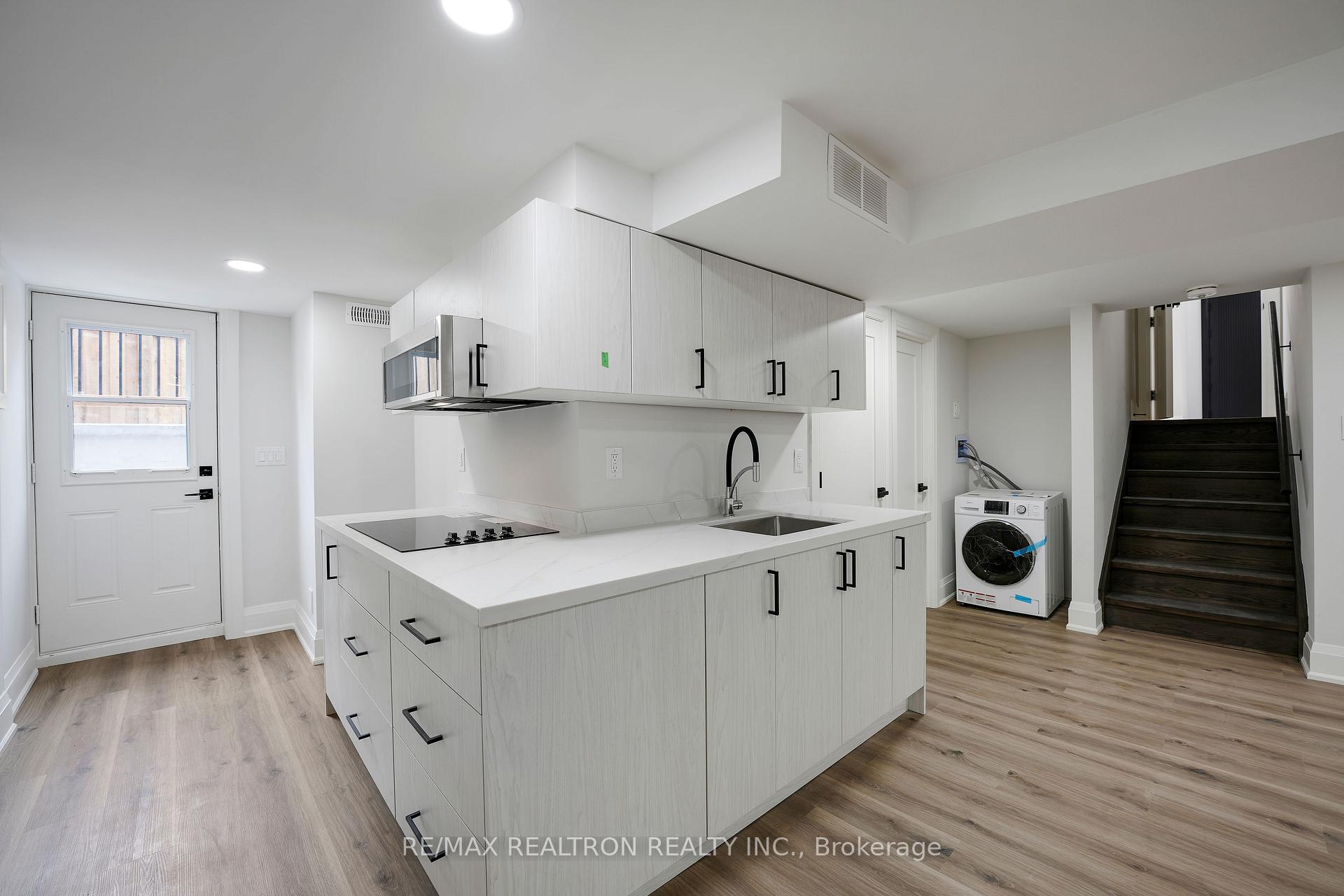 Photo 32 of 105 Murray Drive, Aurora, Aurora Highlands — HOMEH