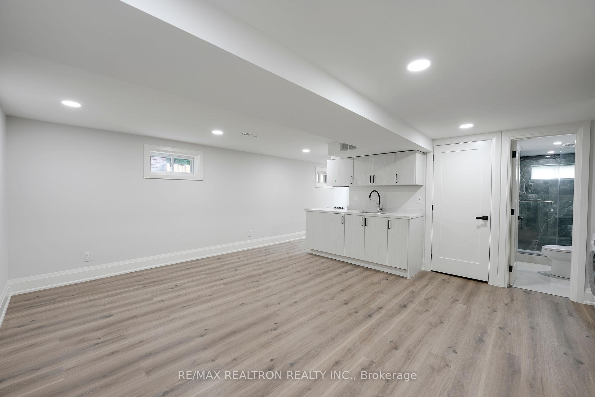 Photo 33 of 105 Murray Drive, Aurora, Aurora Highlands — HOMEH