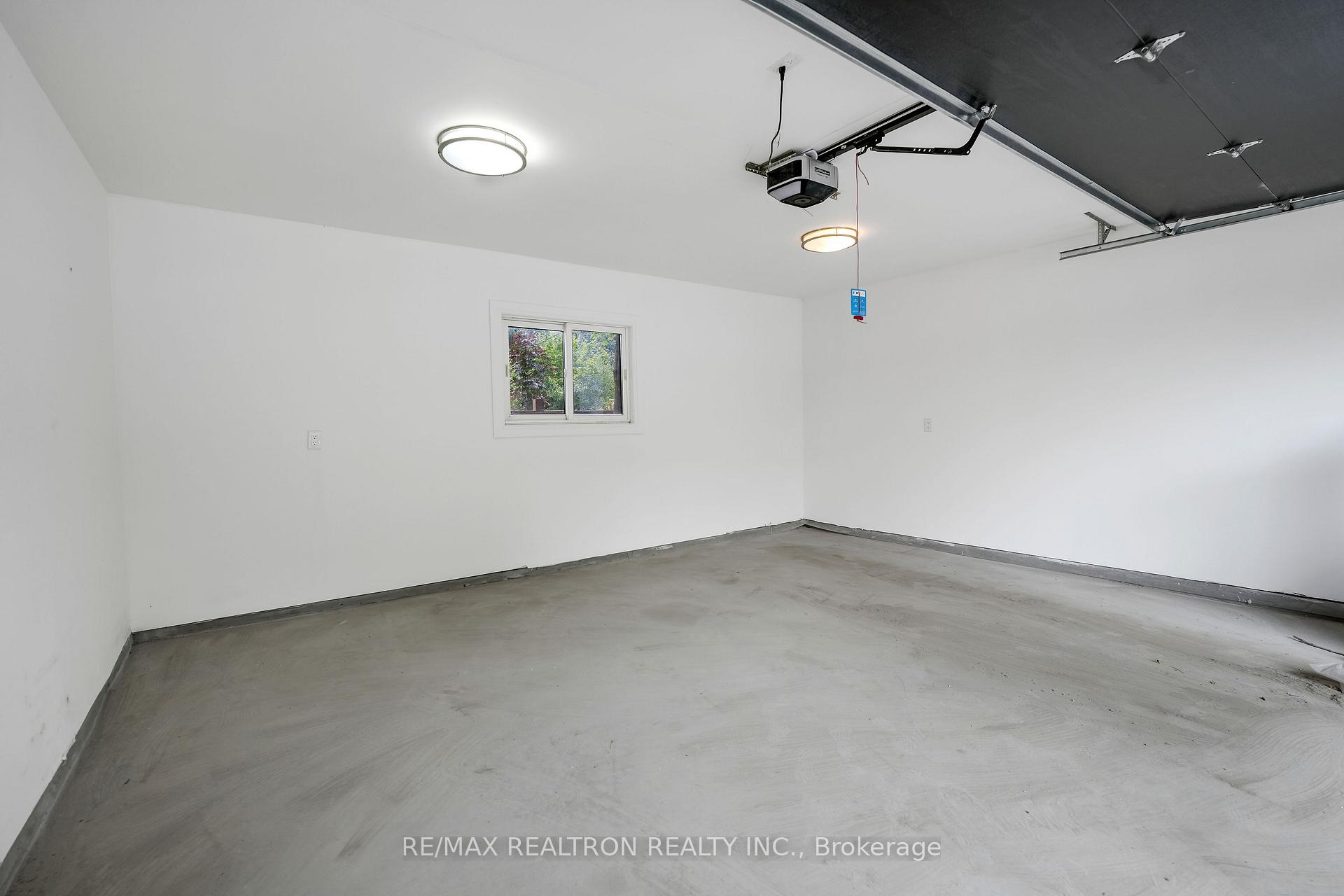 Photo 43 of 105 Murray Drive, Aurora, Aurora Highlands — HOMEH