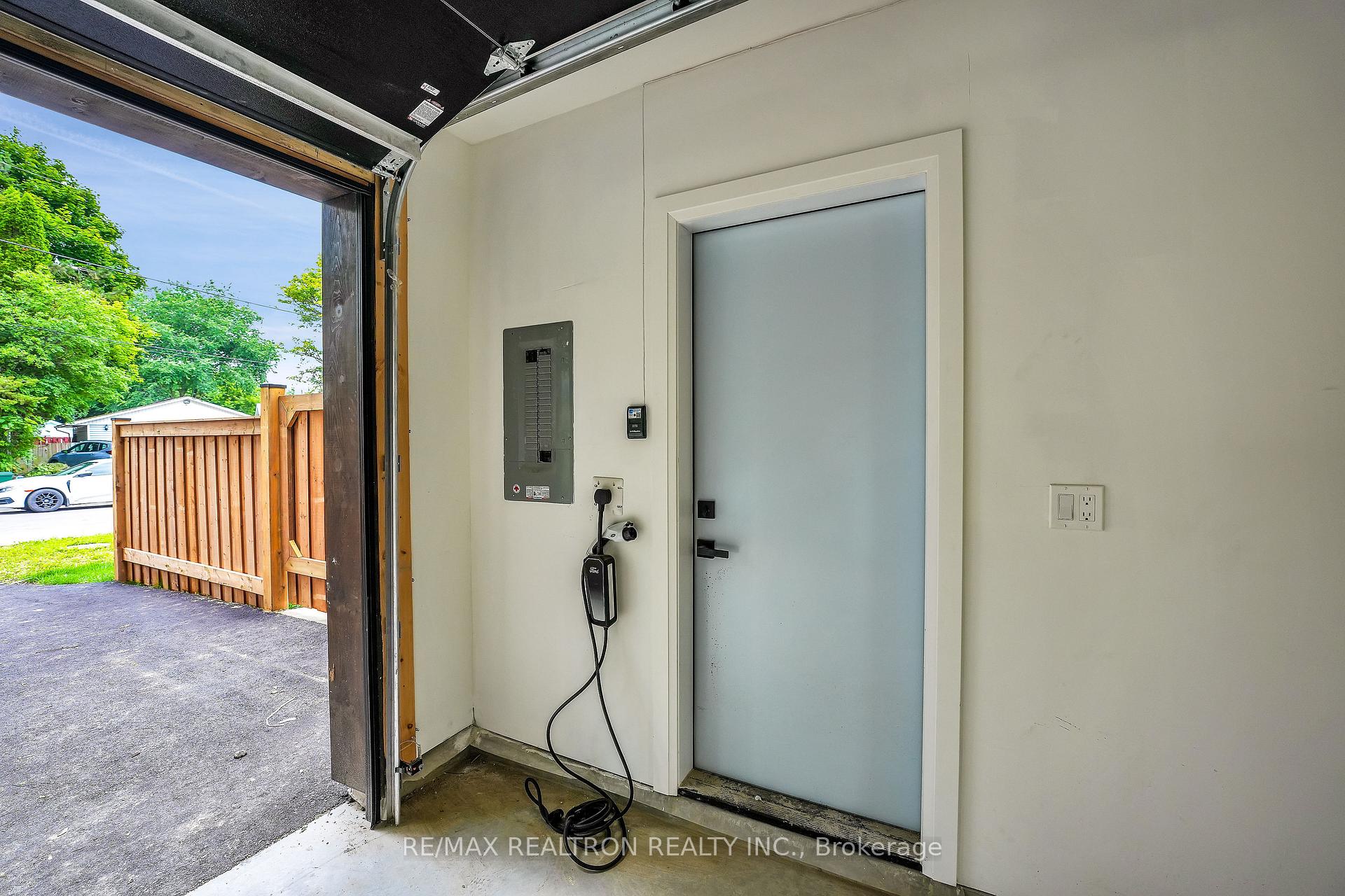 Photo 44 of 105 Murray Drive, Aurora, Aurora Highlands — HOMEH