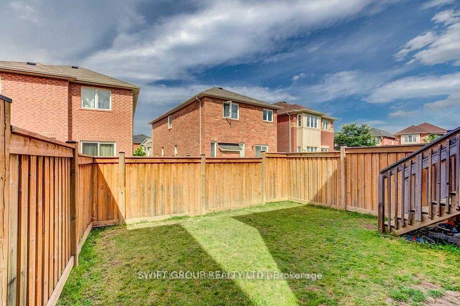 Photo 18 of 86 Checkerberry Crescent, Brampton, Sandringham-Wellington — HOMEH