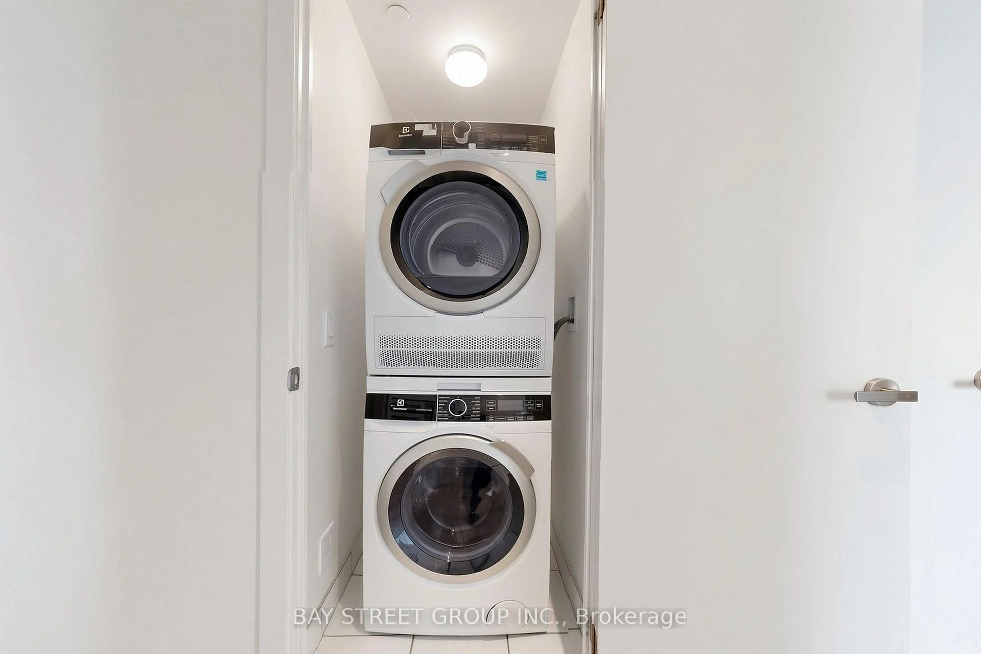 Photo 12 of Unit 7112, 55 Cooper Street, Toronto, Waterfront Communities — HOMEH