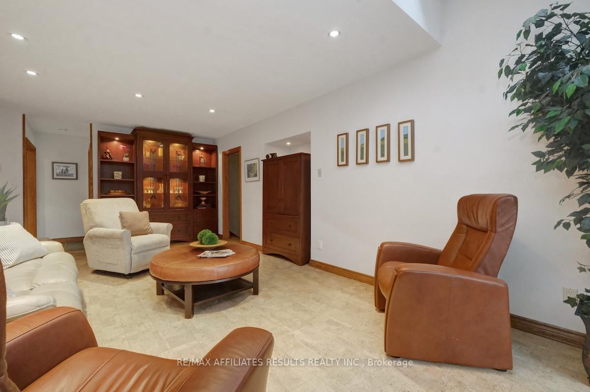 Photo 33 of 30 Pentland Crescent, Ottawa, Kanata - Beaverbrook — HOMEH