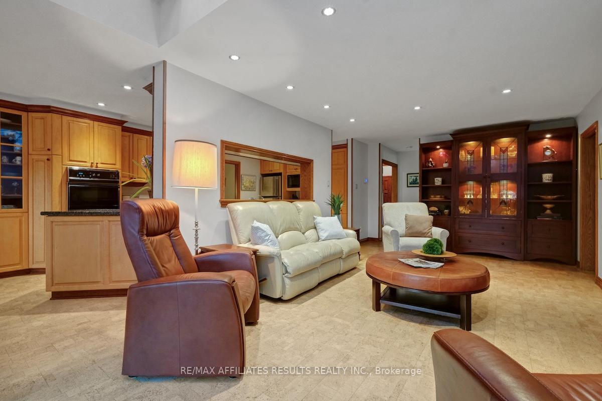 Photo 34 of 30 Pentland Crescent, Ottawa, Kanata - Beaverbrook — HOMEH
