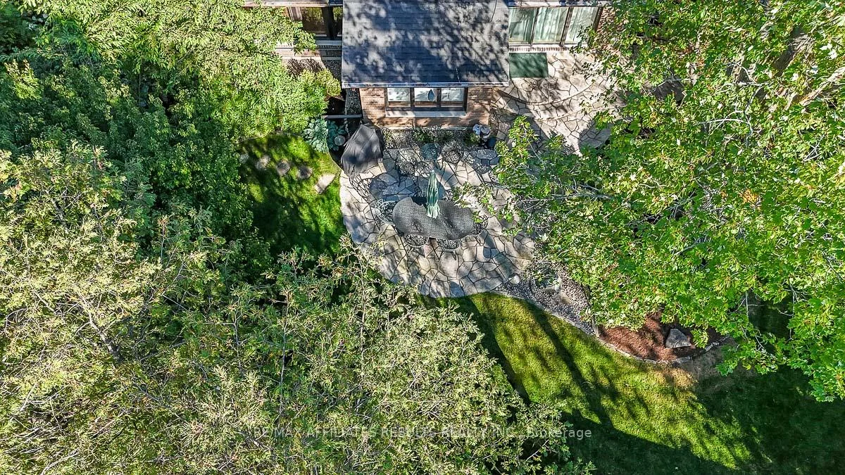 Photo 11 of 30 Pentland Crescent, Ottawa, Kanata - Beaverbrook — HOMEH