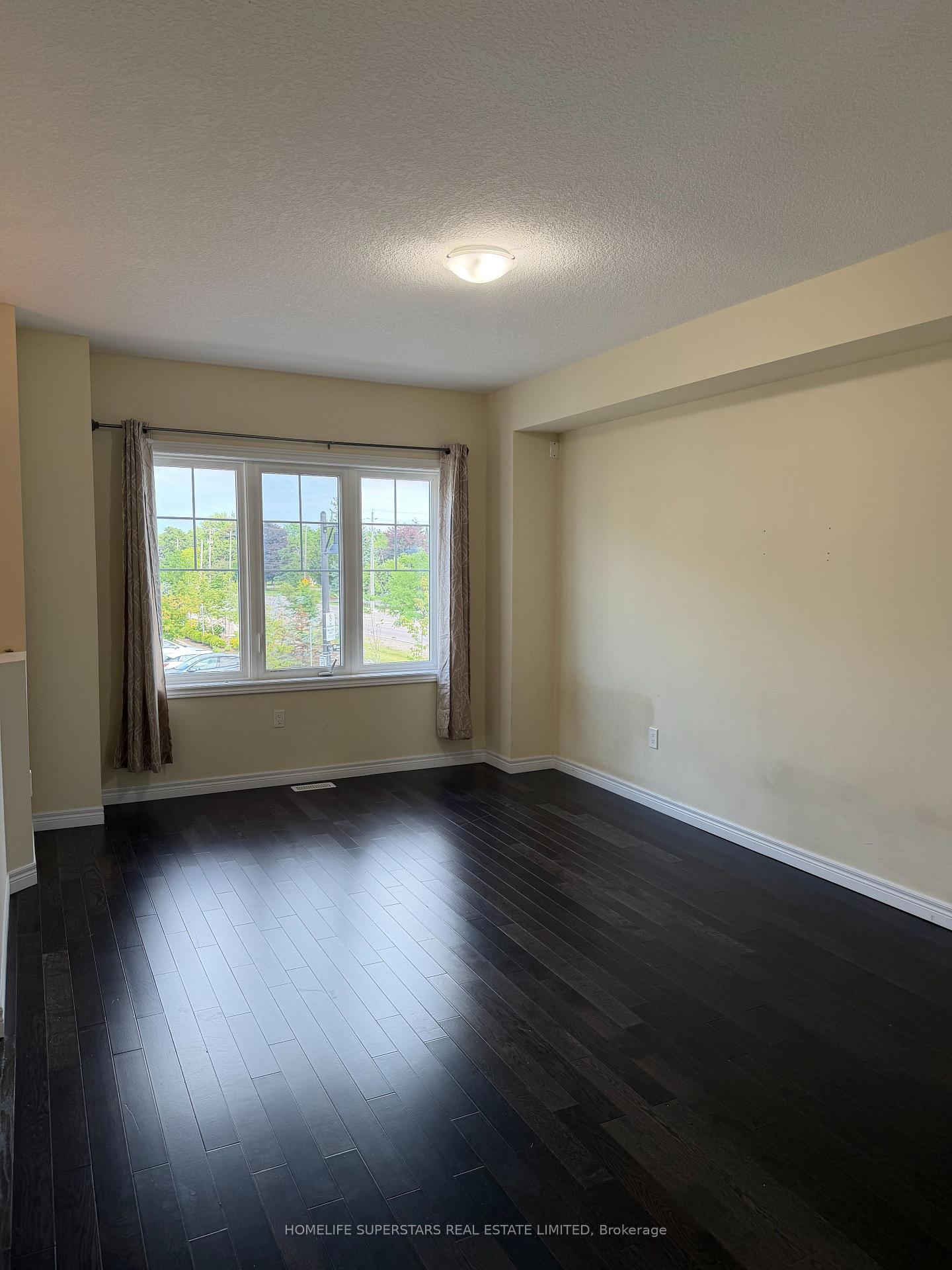 Photo 1 of 3 Barley Lane, Hamilton, Ancaster — HOMEH