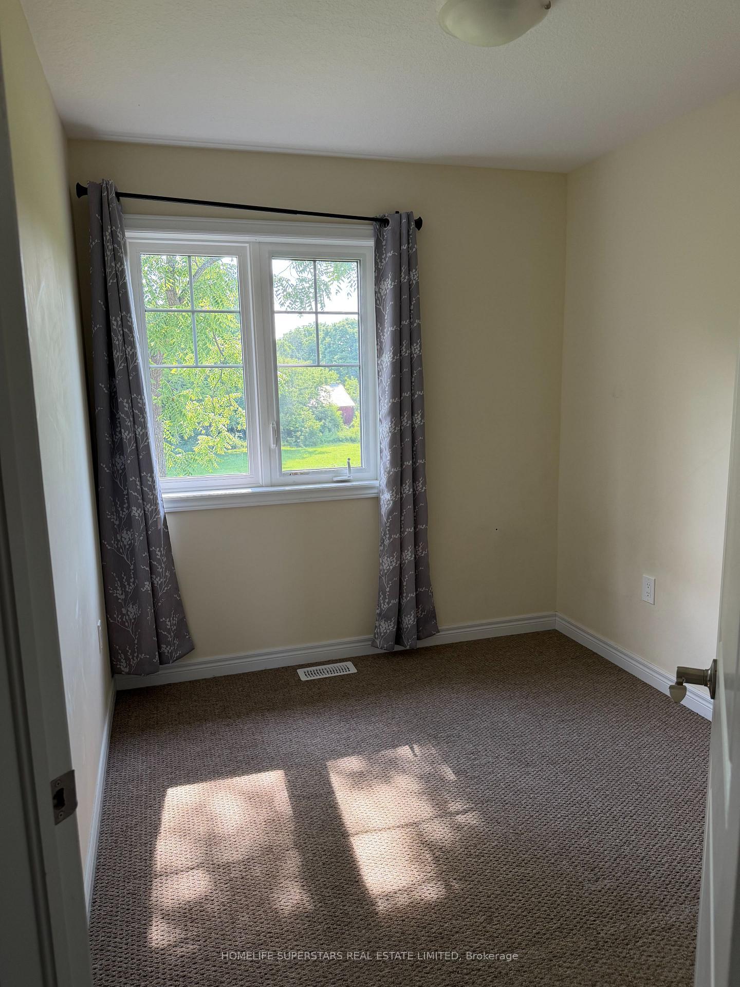 Photo 9 of 3 Barley Lane, Hamilton, Ancaster — HOMEH