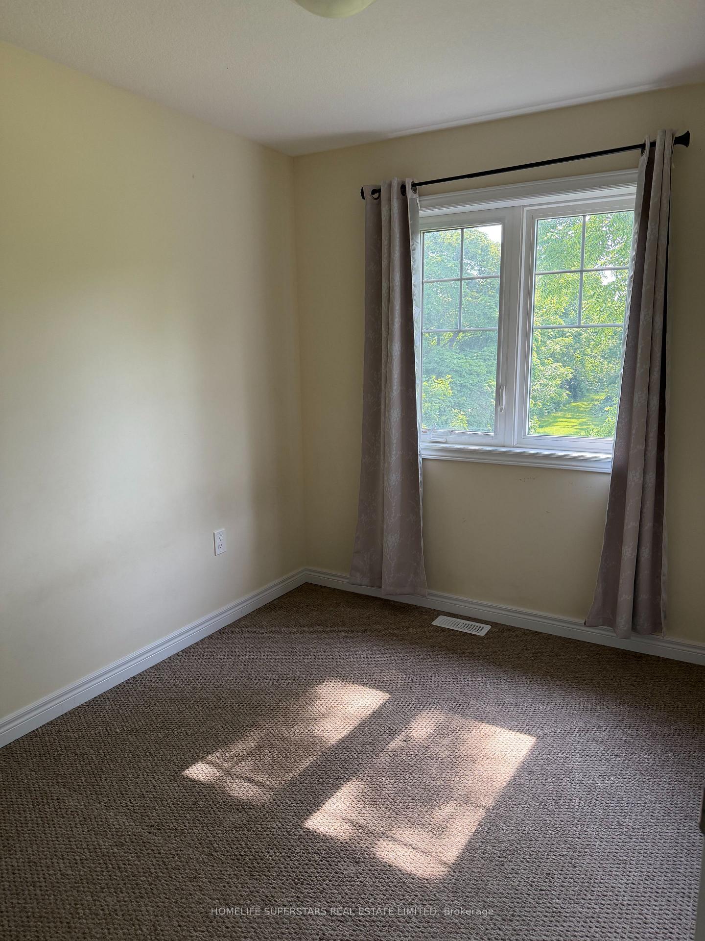Photo 10 of 3 Barley Lane, Hamilton, Ancaster — HOMEH