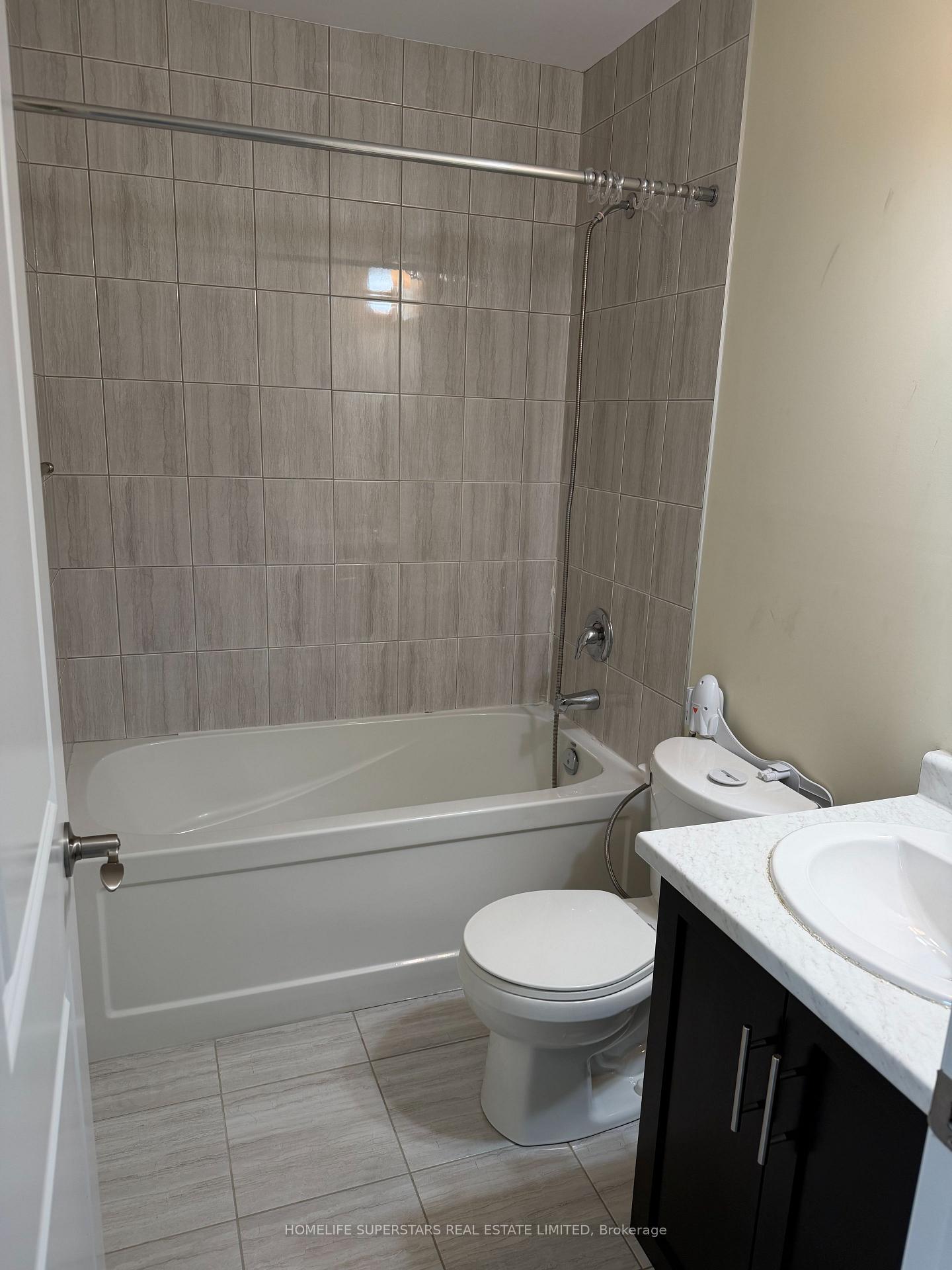 Photo 14 of 3 Barley Lane, Hamilton, Ancaster — HOMEH