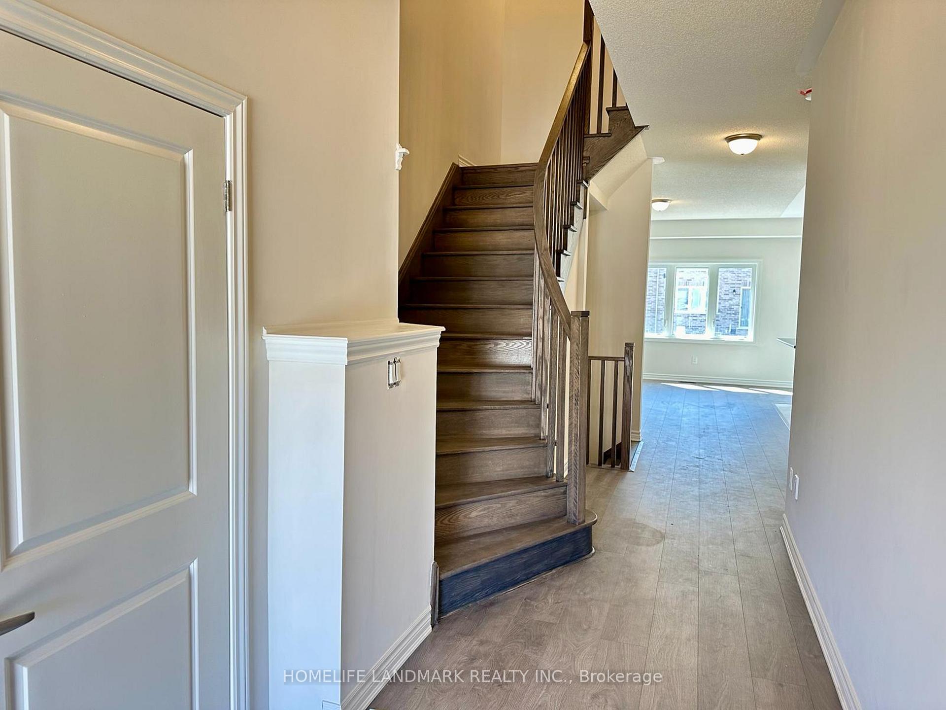 Photo 3 of 10 Sapphire Way, Thorold, Rolling Meadows — HOMEH