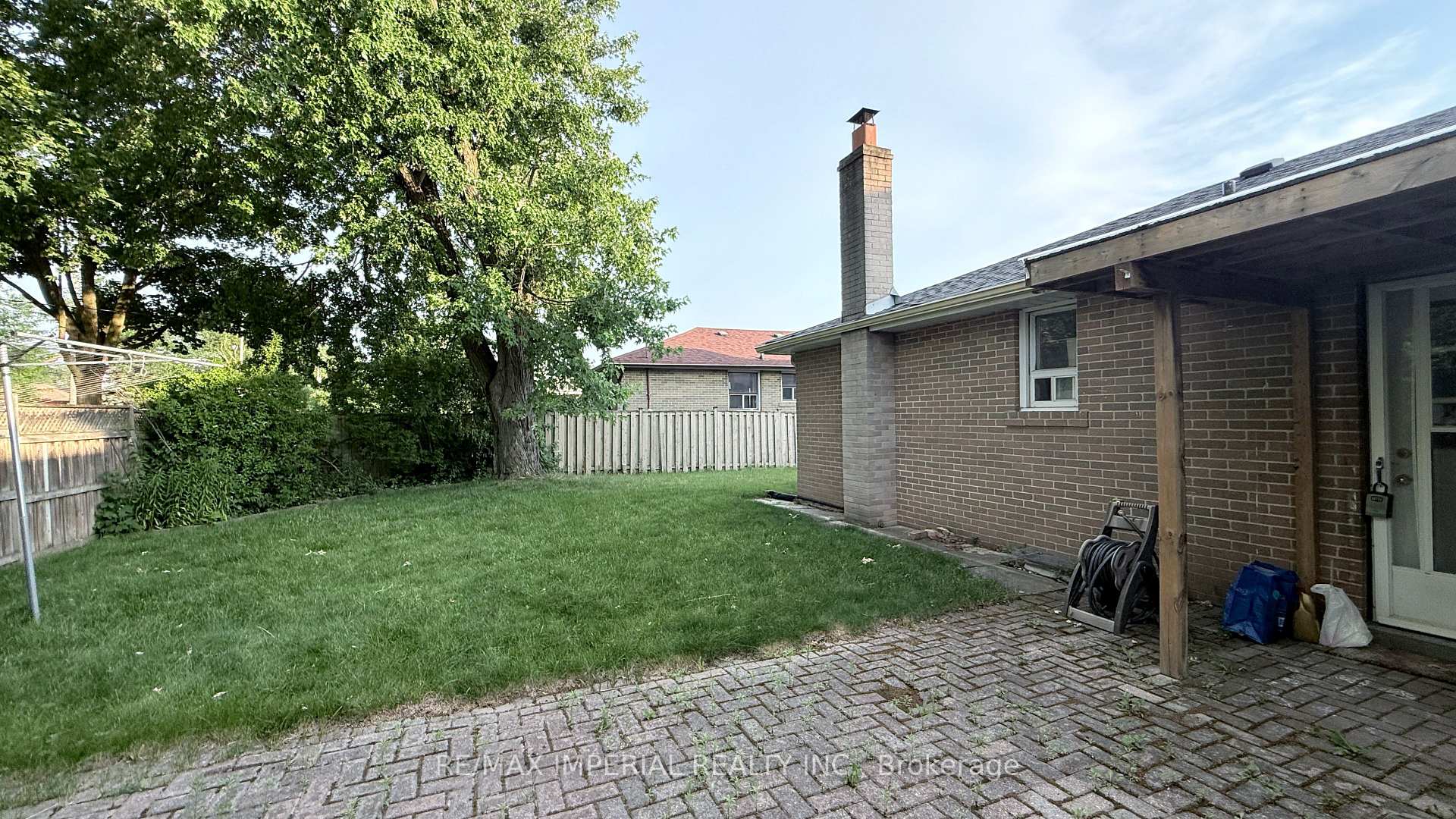 Photo 4 of 95 Pleasant View Drive, North York, Pleasant View — HOMEH