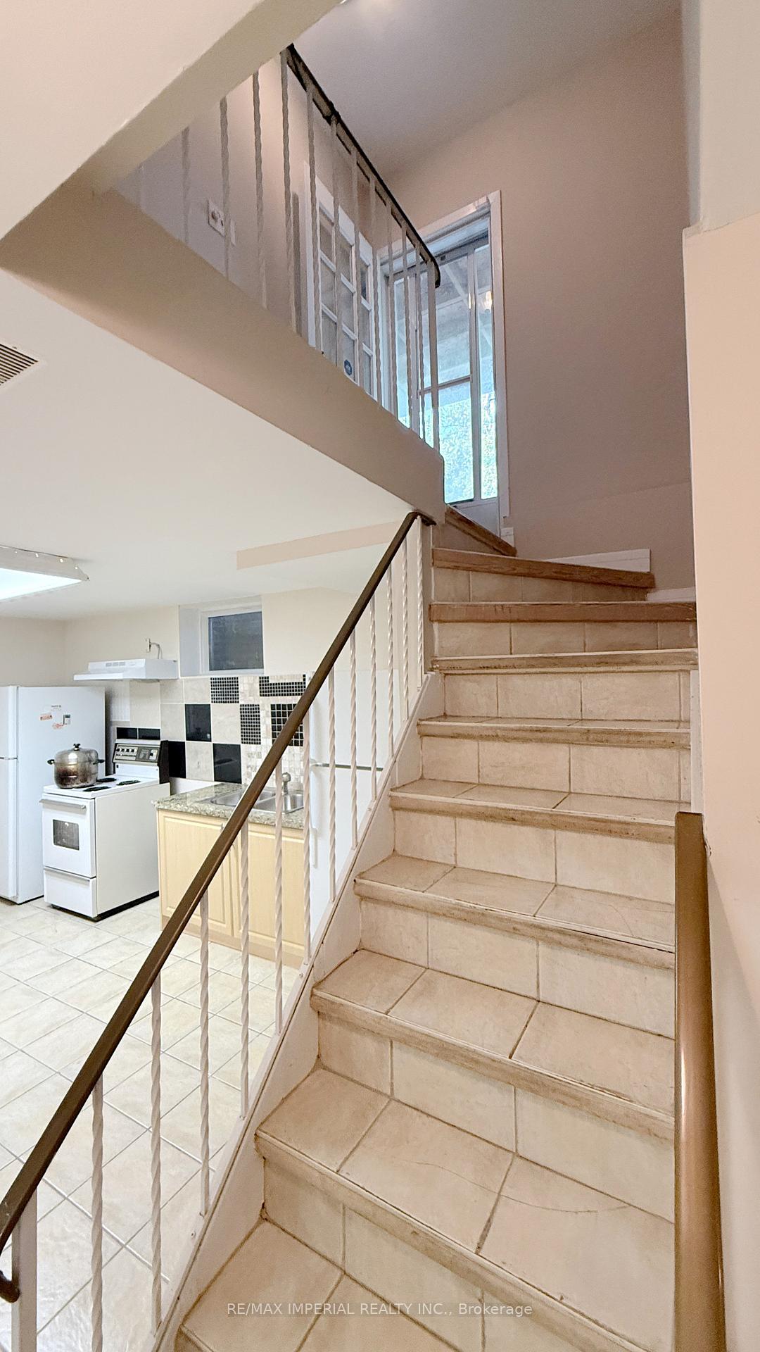 Photo 6 of 95 Pleasant View Drive, North York, Pleasant View — HOMEH