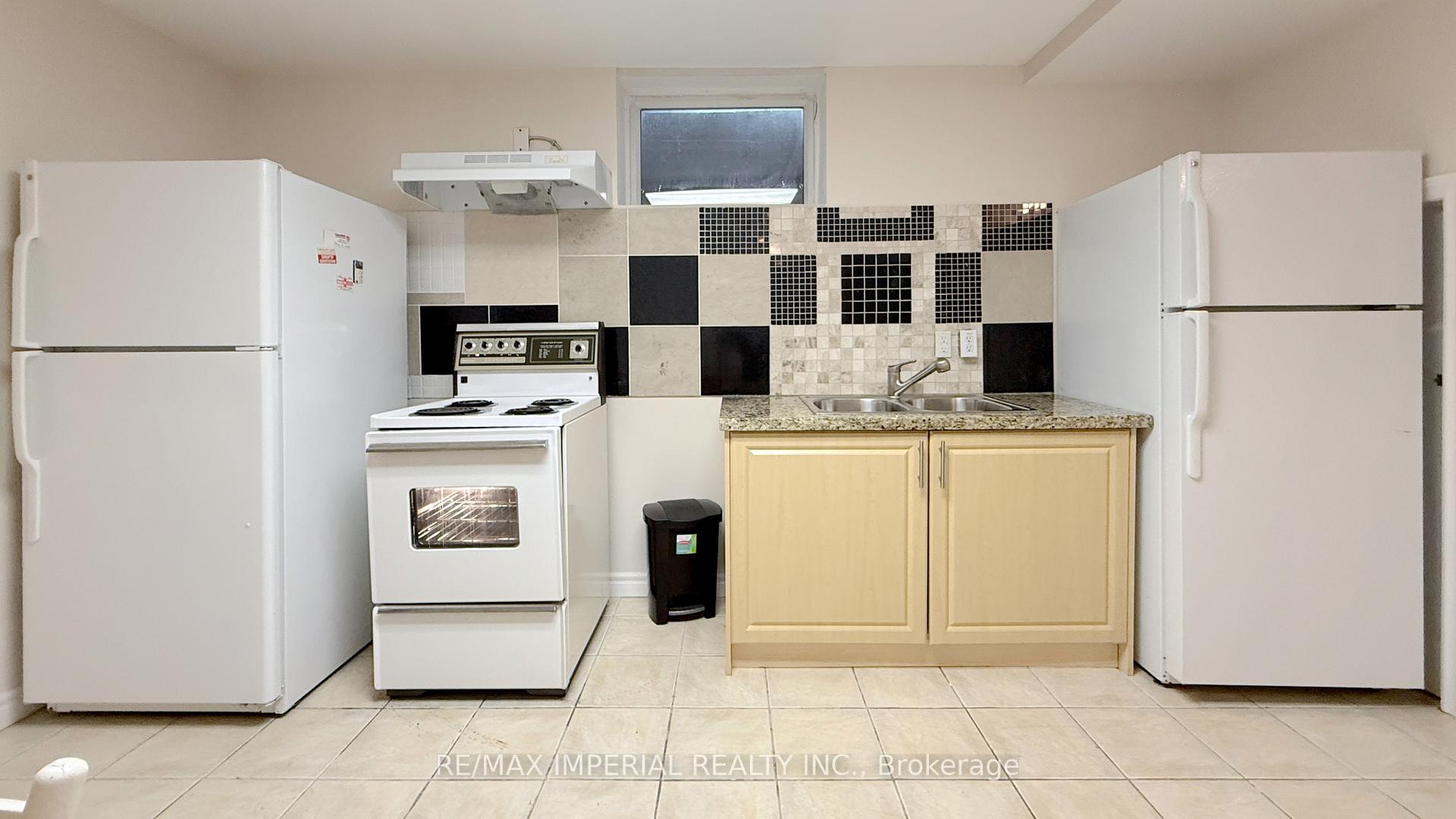 Photo 8 of 95 Pleasant View Drive, North York, Pleasant View — HOMEH