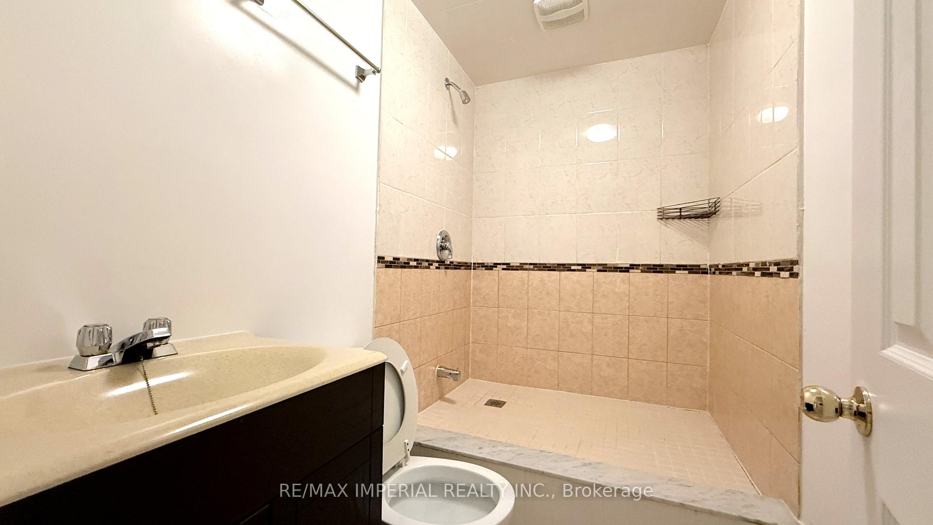 Photo 10 of 95 Pleasant View Drive, North York, Pleasant View — HOMEH