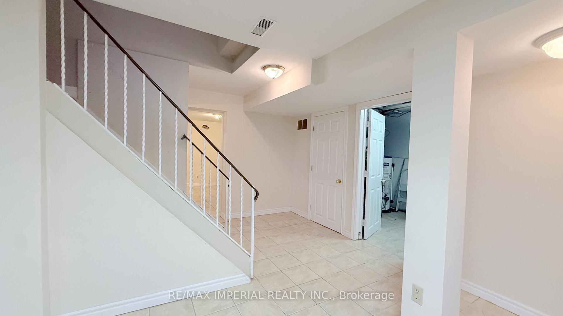 Photo 12 of 95 Pleasant View Drive, North York, Pleasant View — HOMEH