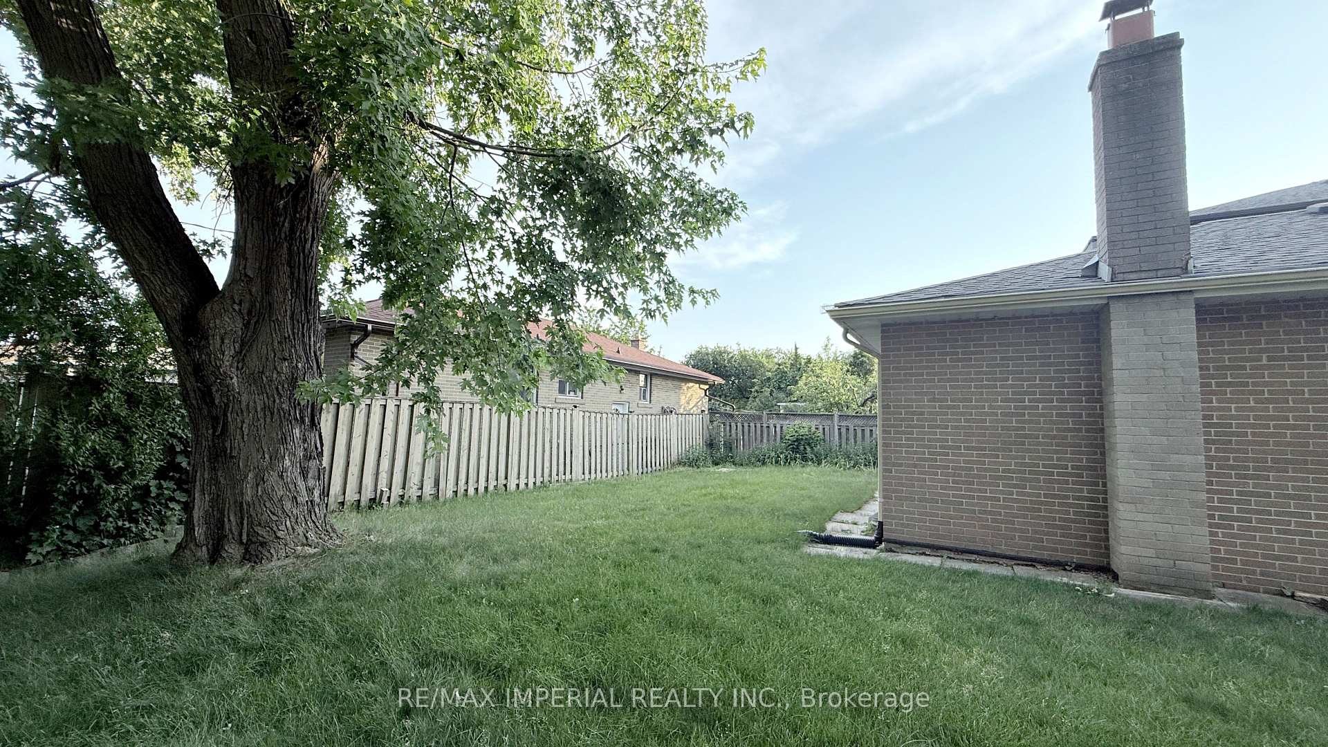 Photo 18 of 95 Pleasant View Drive, North York, Pleasant View — HOMEH