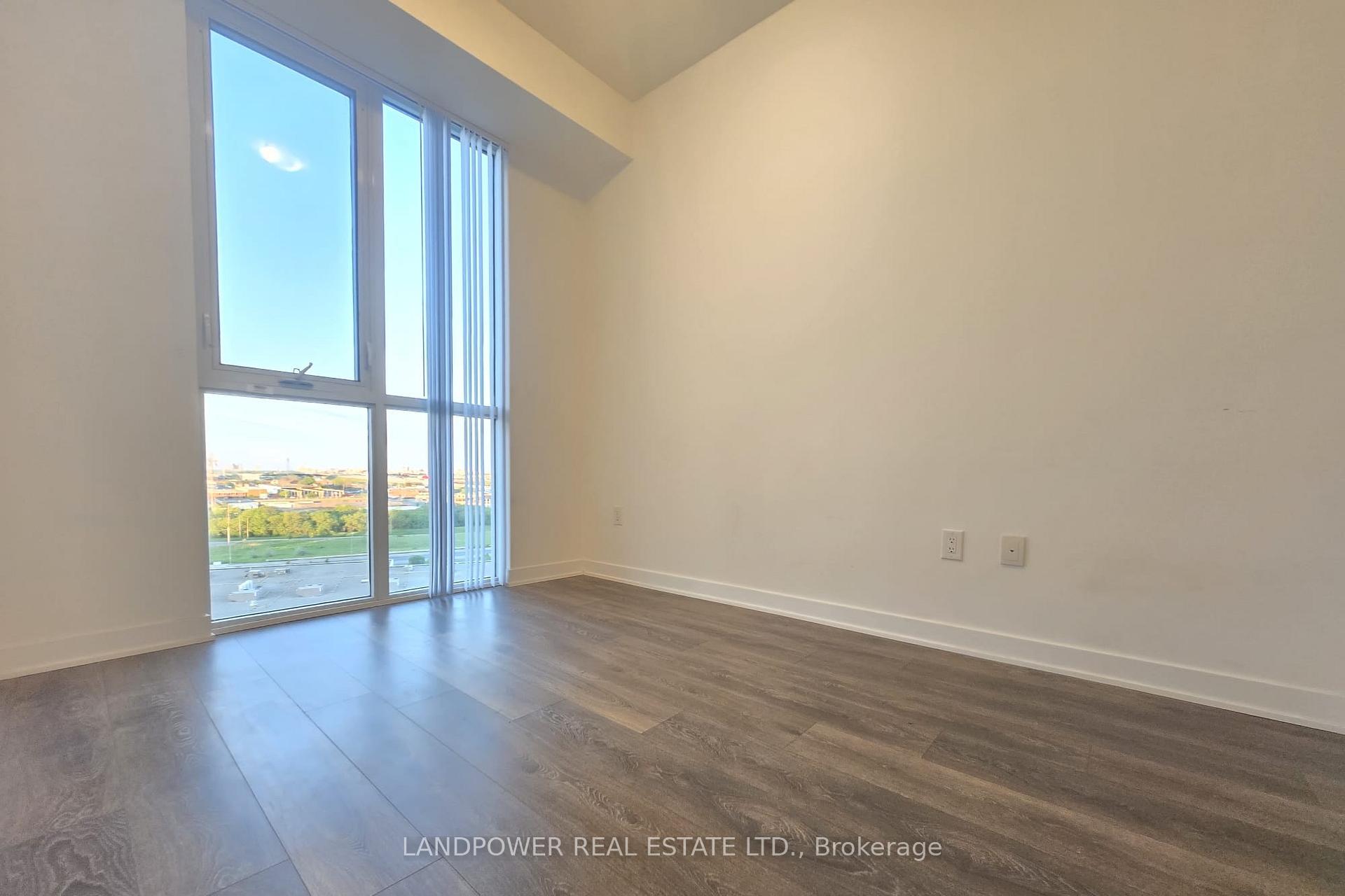 Photo 9 of Unit 1010, 60 Honeycrisp Crescent, Vaughan, Vaughan Corporate Centre — HOMEH