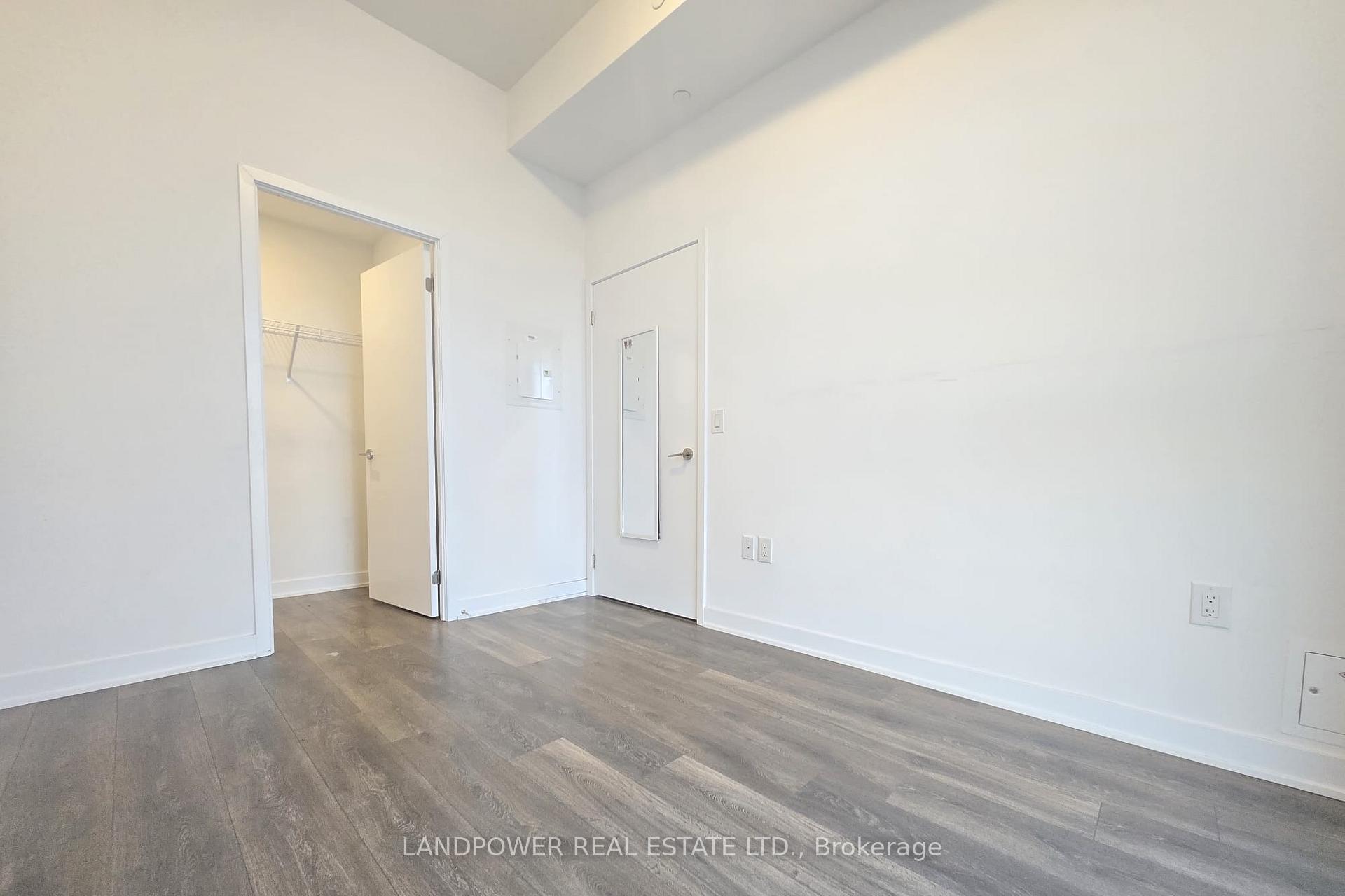 Photo 10 of Unit 1010, 60 Honeycrisp Crescent, Vaughan, Vaughan Corporate Centre — HOMEH
