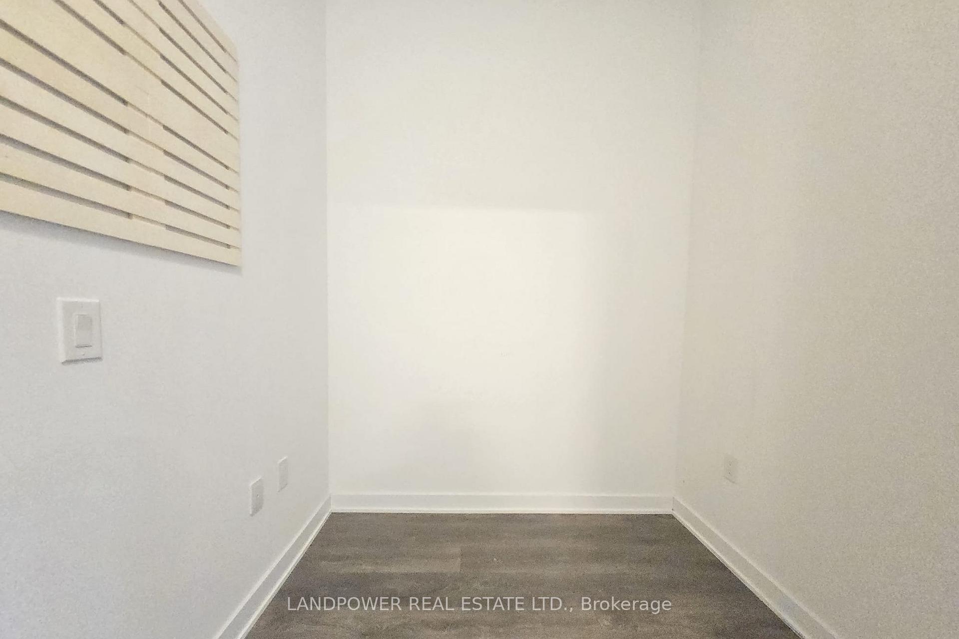 Photo 12 of Unit 1010, 60 Honeycrisp Crescent, Vaughan, Vaughan Corporate Centre — HOMEH