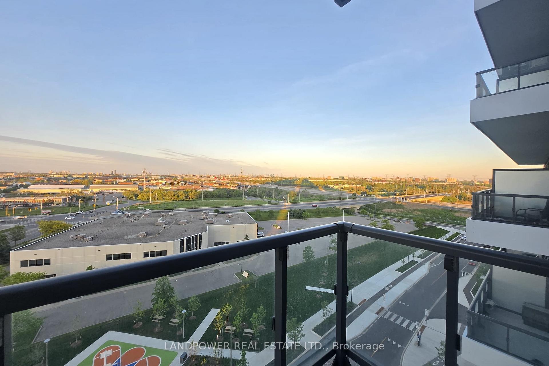 Photo 17 of Unit 1010, 60 Honeycrisp Crescent, Vaughan, Vaughan Corporate Centre — HOMEH