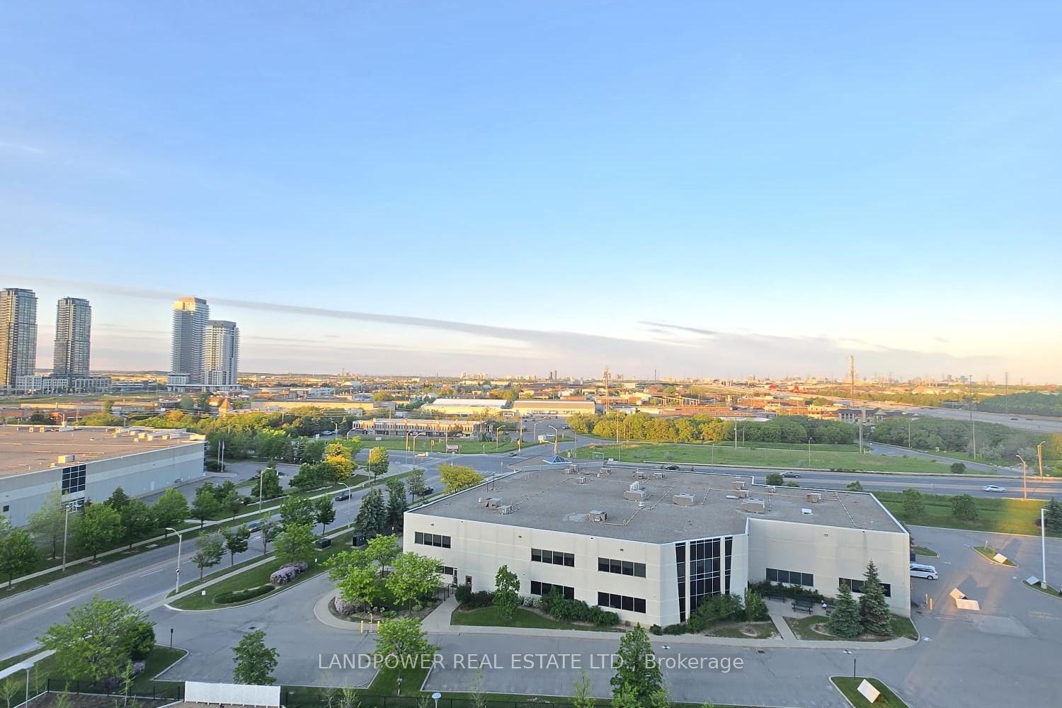 Photo 18 of Unit 1010, 60 Honeycrisp Crescent, Vaughan, Vaughan Corporate Centre — HOMEH