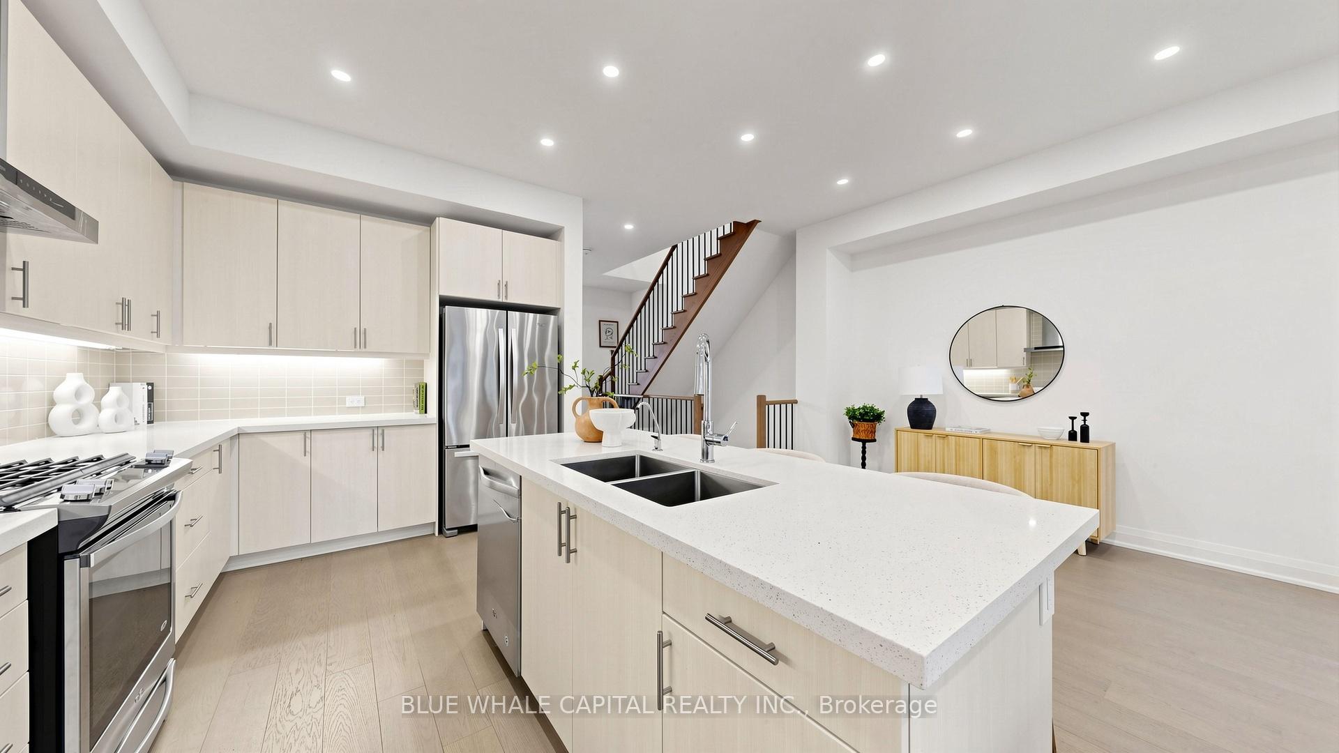 Photo 10 of 75 Benson Avenue, Richmond Hill, Mill Pond — HOMEH