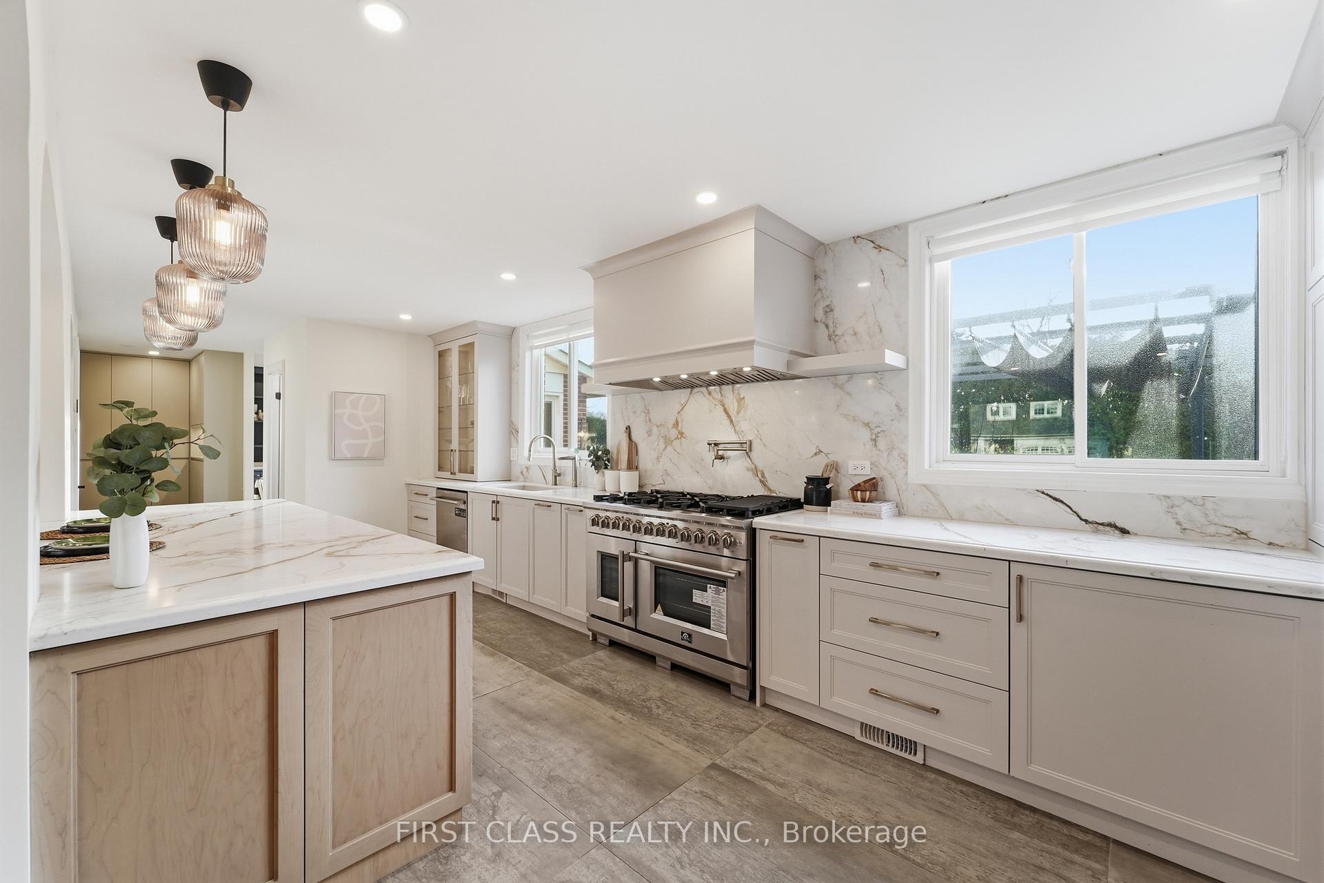 Photo 11 of 88 Dawn Hill Trail, Markham, Bayview Fairway-Bayview Country Club Estates — HOMEH