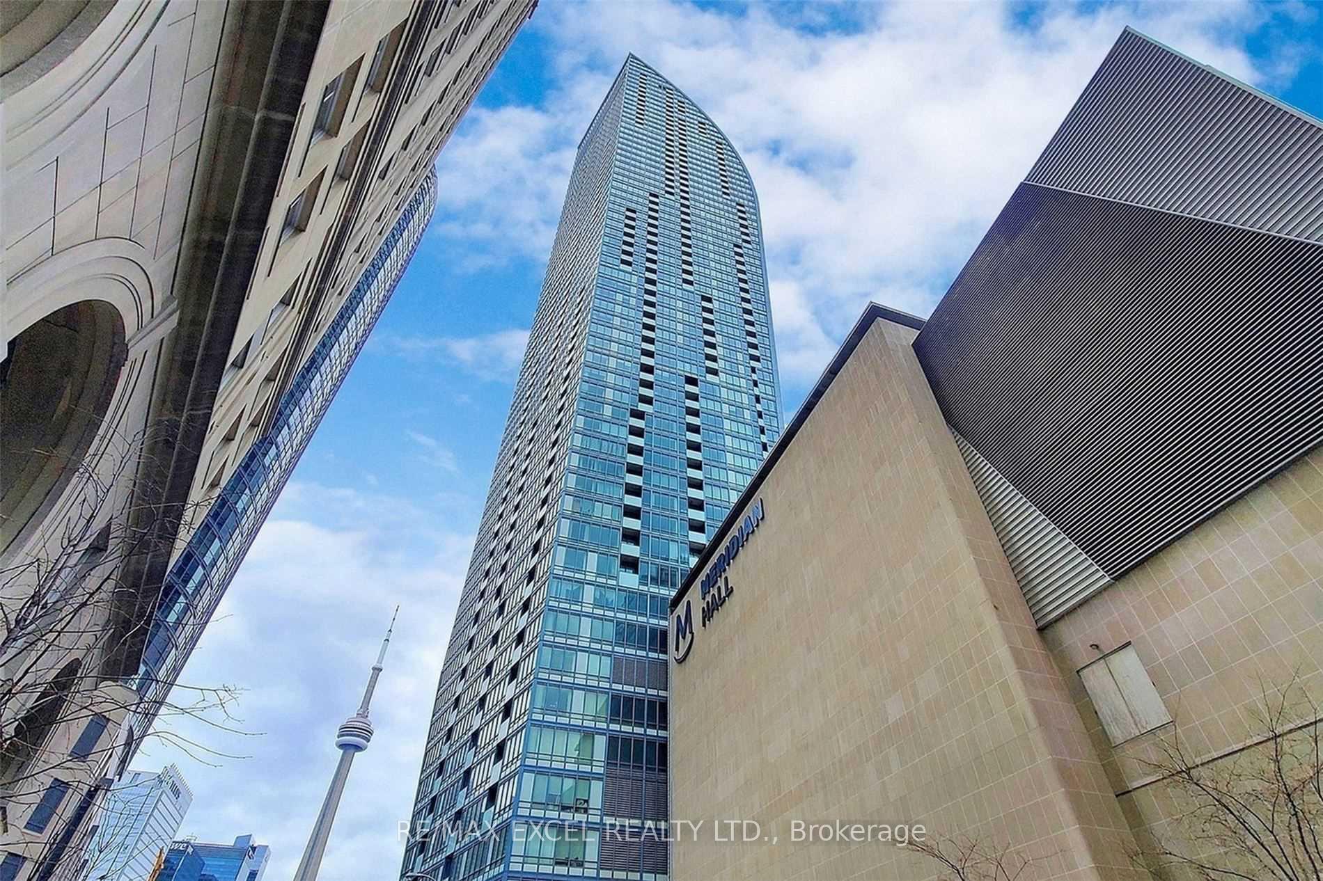Photo 3 of Unit 1812, 8 The Esplanade, Toronto, Waterfront Communities — HOMEH