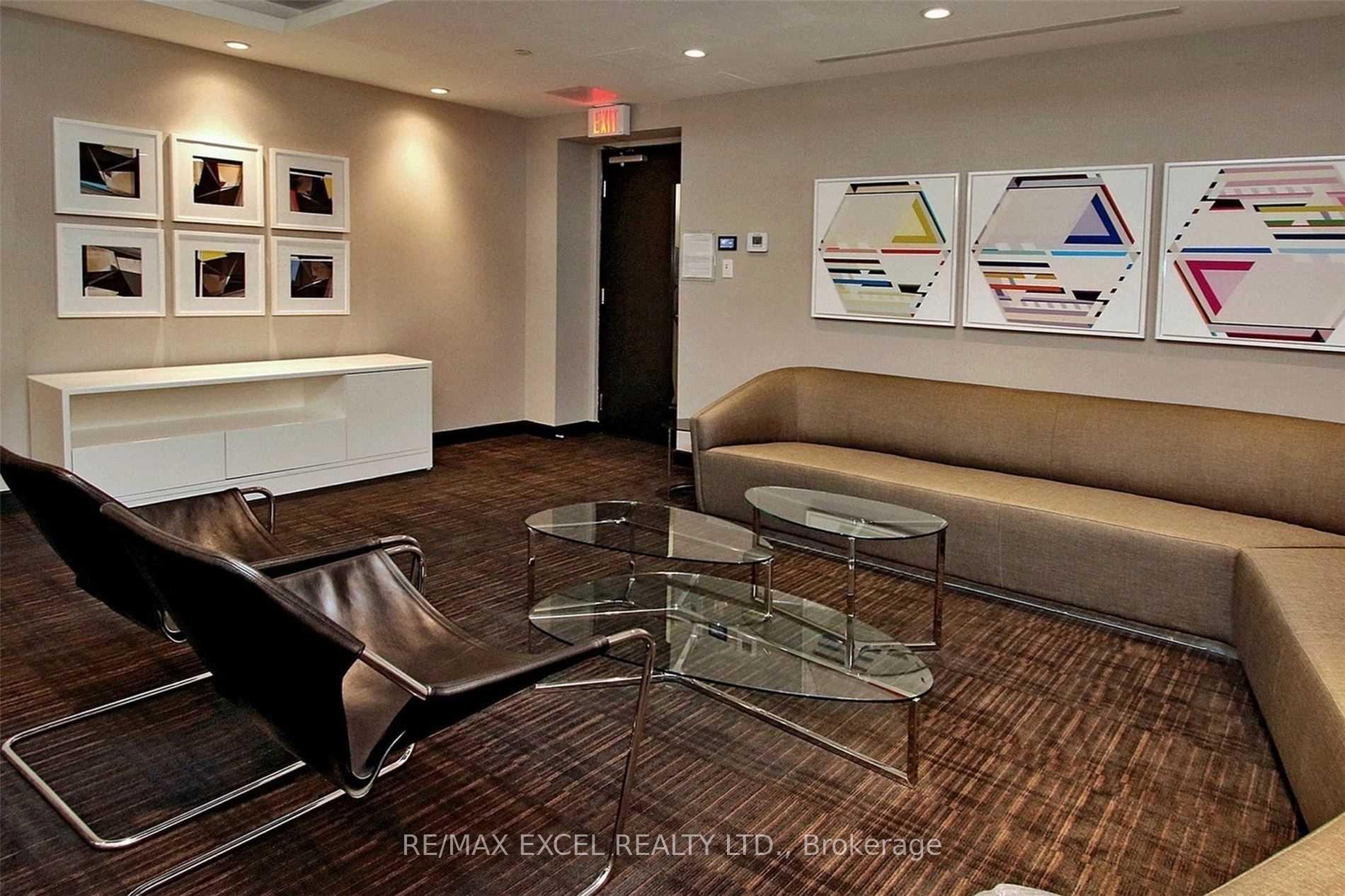 Photo 6 of Unit 1812, 8 The Esplanade, Toronto, Waterfront Communities — HOMEH
