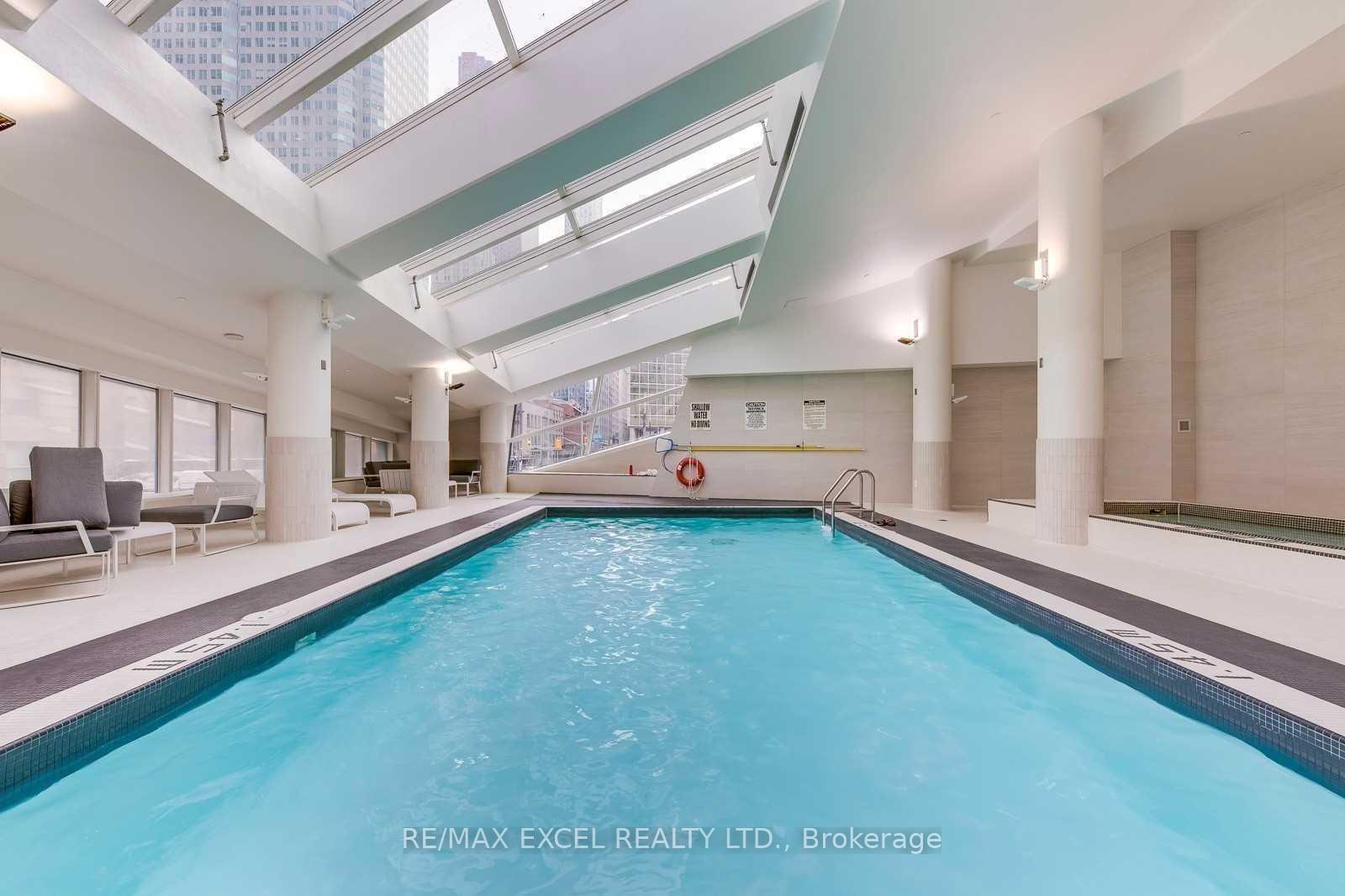 Photo 15 of Unit 1812, 8 The Esplanade, Toronto, Waterfront Communities — HOMEH
