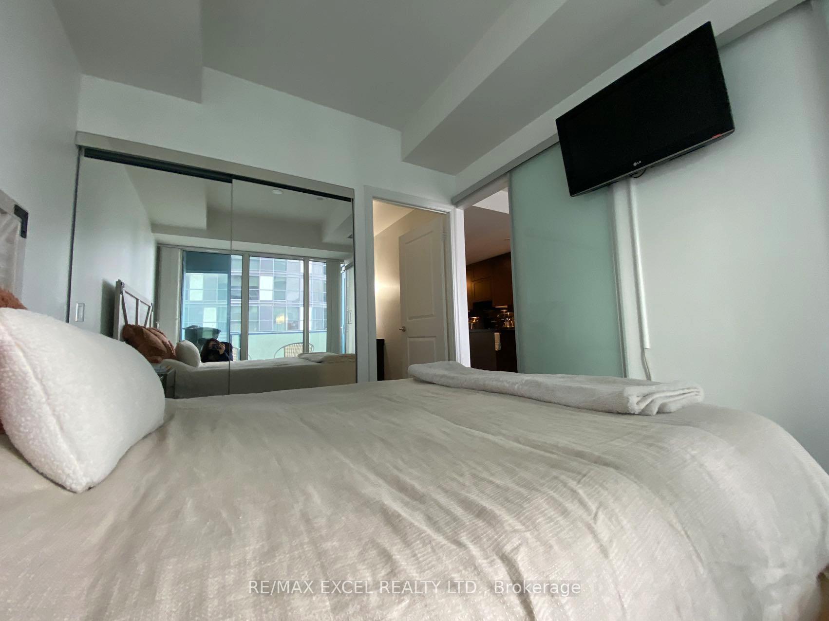Photo 34 of Unit 1812, 8 The Esplanade, Toronto, Waterfront Communities — HOMEH
