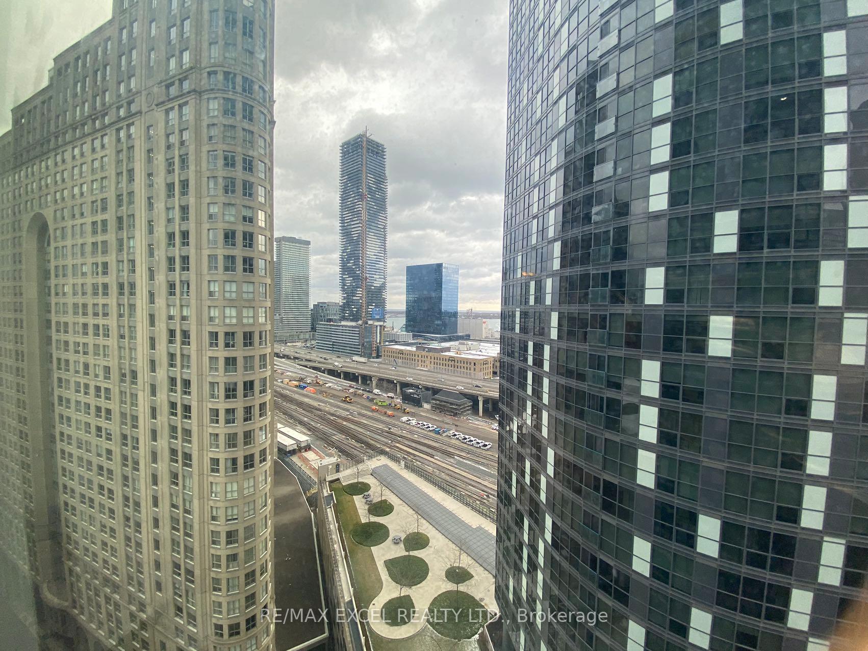 Photo 36 of Unit 1812, 8 The Esplanade, Toronto, Waterfront Communities — HOMEH