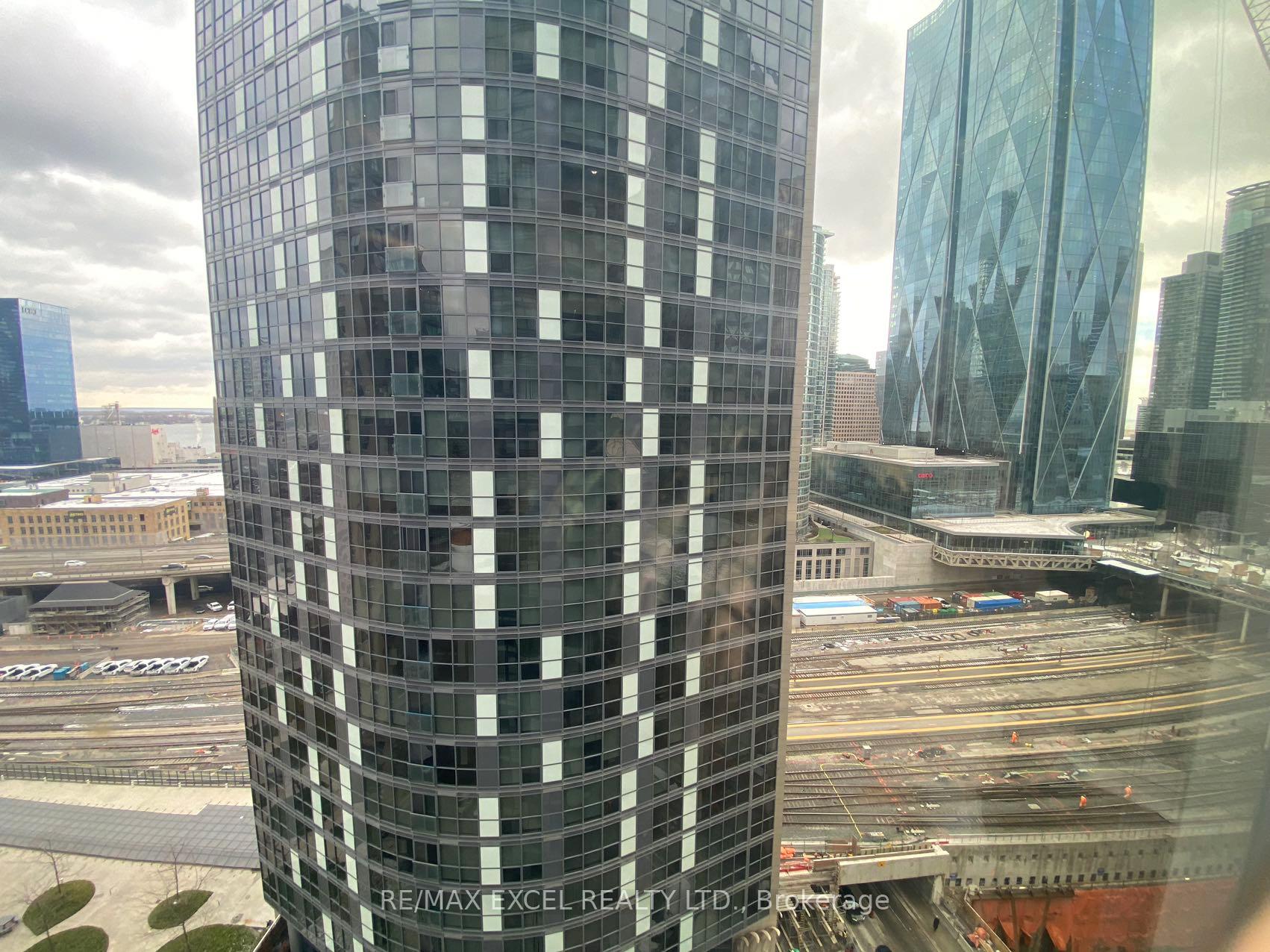 Photo 37 of Unit 1812, 8 The Esplanade, Toronto, Waterfront Communities — HOMEH