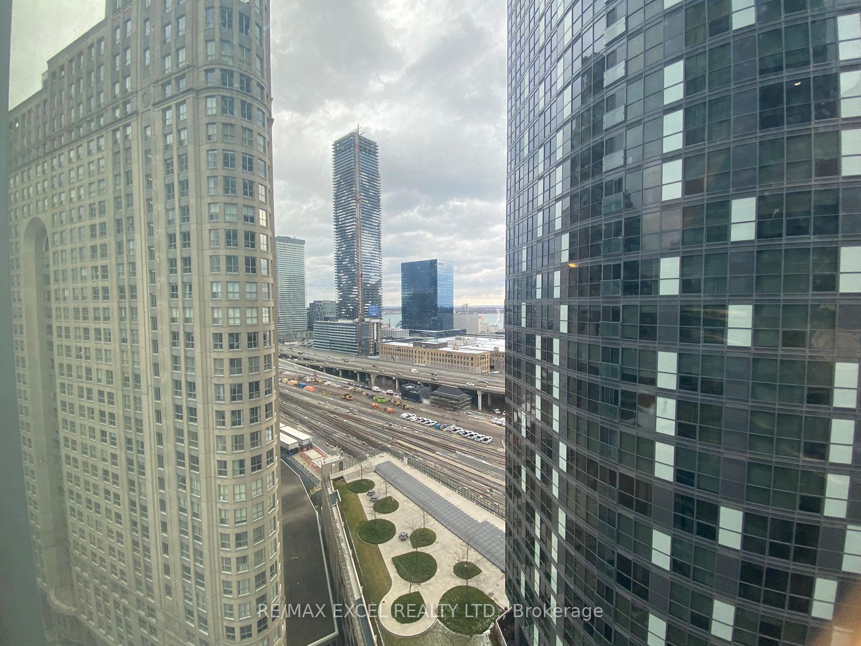 Photo 38 of Unit 1812, 8 The Esplanade, Toronto, Waterfront Communities — HOMEH