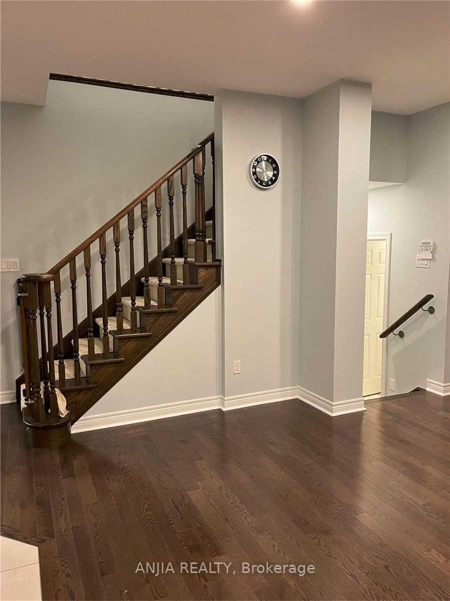 Photo 5 of 220 Hazelton Avenue, Markham, Victoria Manor-Jennings Gate — HOMEH