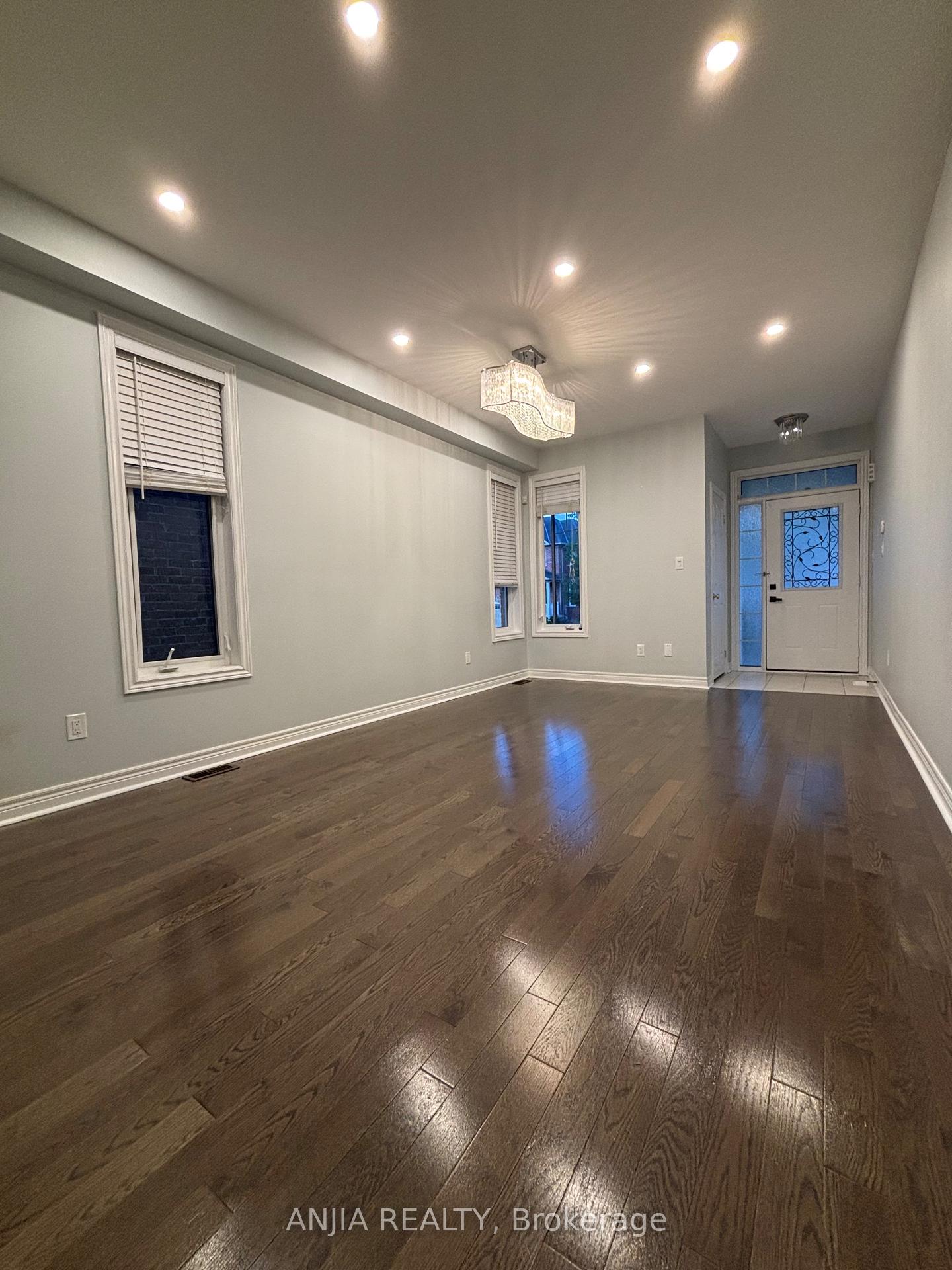 Photo 10 of 220 Hazelton Avenue, Markham, Victoria Manor-Jennings Gate — HOMEH