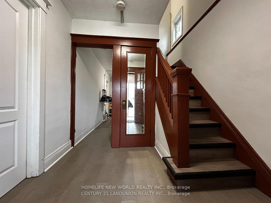 Photo 5 of Unit 2ND RM 3, 46 Arnold Street, Hamilton, Westdale — HOMEH