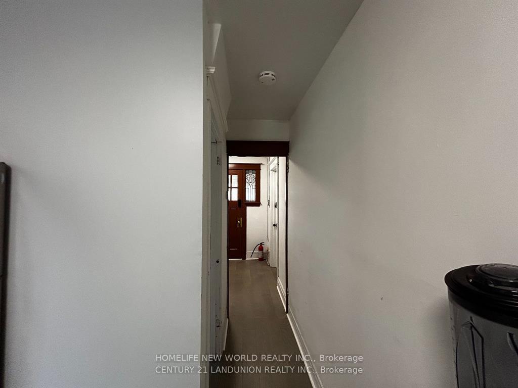 Photo 6 of Unit 2ND RM 3, 46 Arnold Street, Hamilton, Westdale — HOMEH
