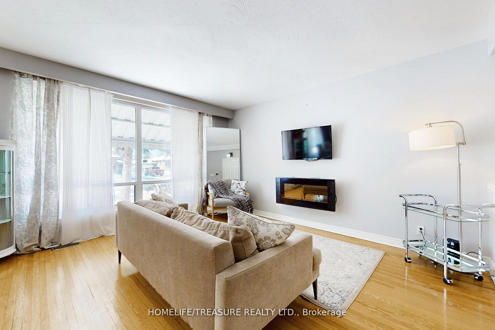 Photo 5 of 19 Brampton Road, Etobicoke, Willowridge-Martingrove-Richview — HOMEH